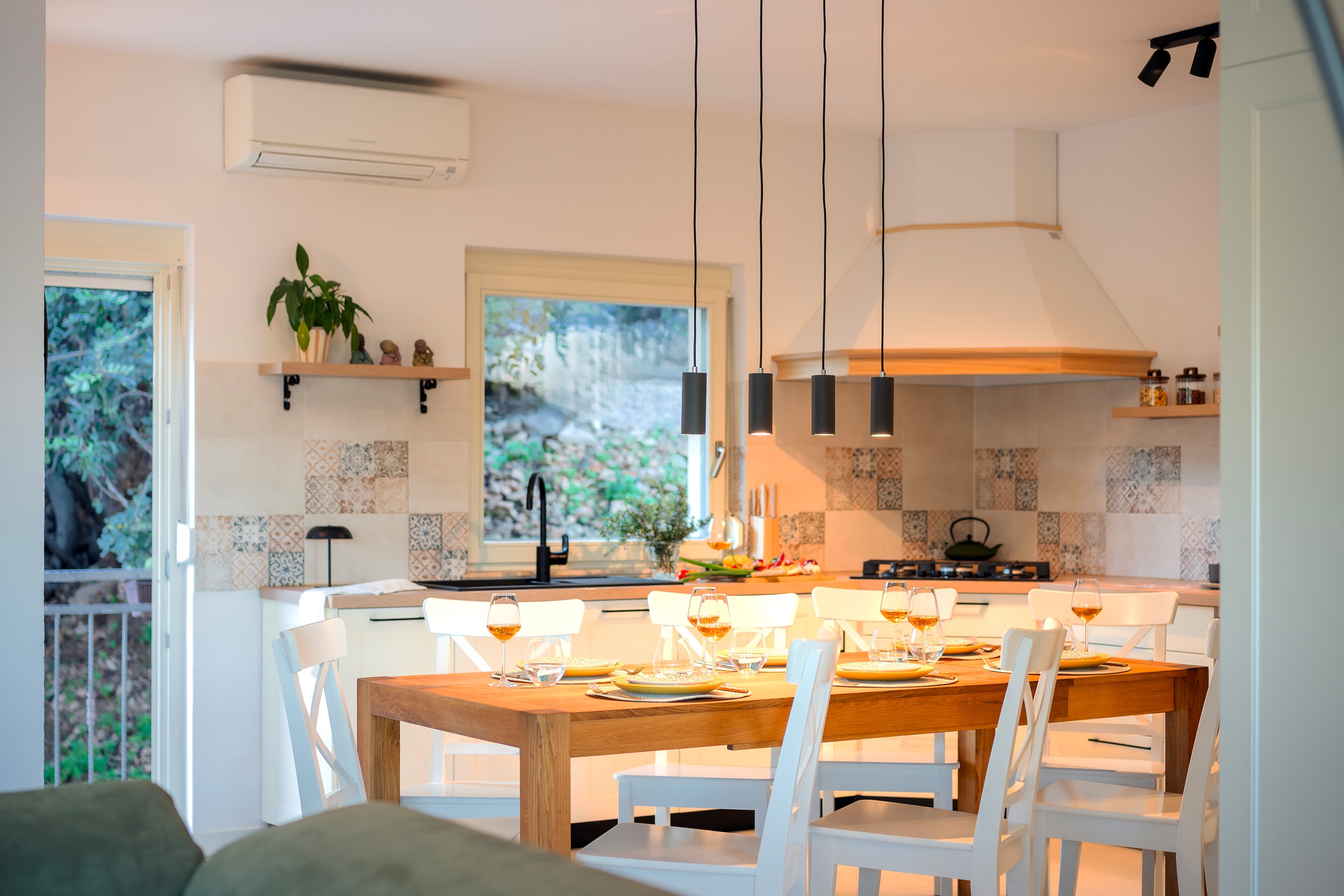 Four bedroom house with terrace and sea view Svirče, Hvar  K
