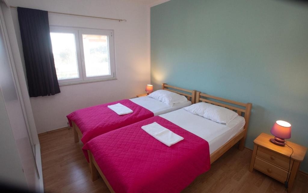 Four bedroom house with terrace Selca, Brač  K
