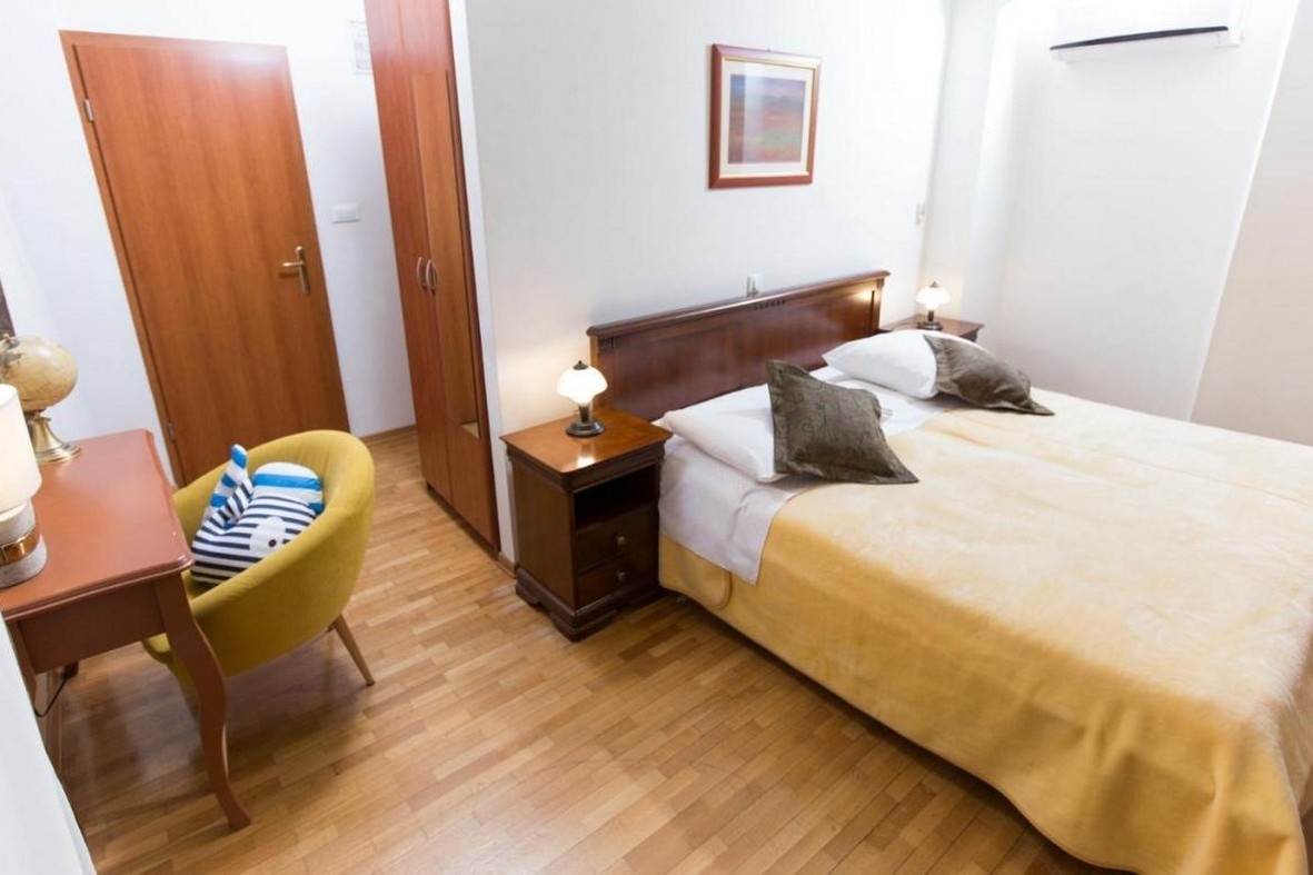 Room with air-conditioning Split (S-23996-a)