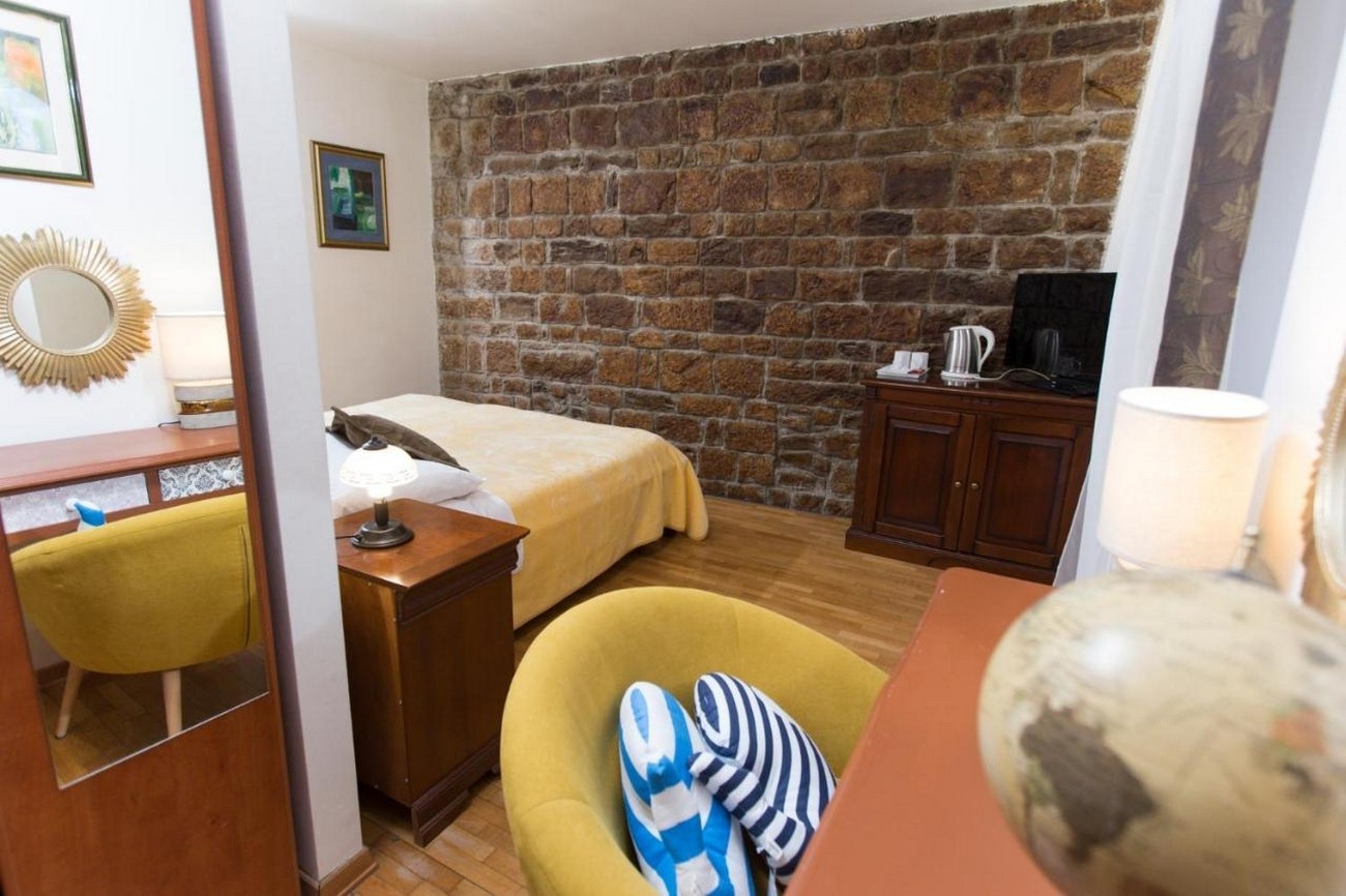 Room with air-conditioning Split  S-a