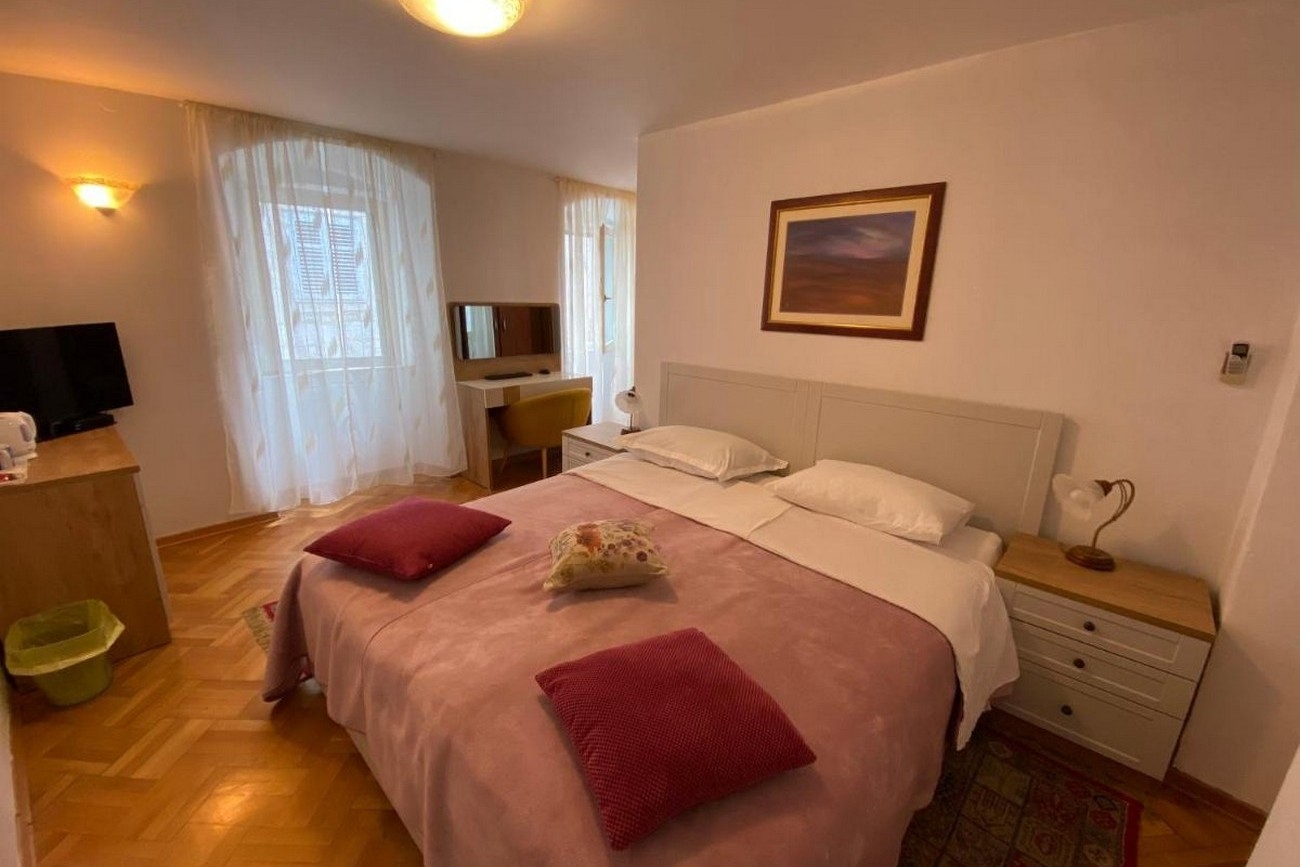 Room with air-conditioning Split  S-a