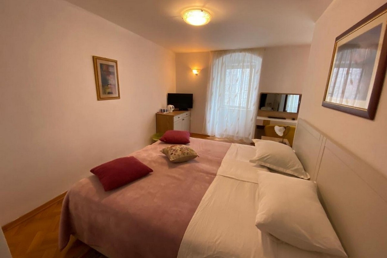 Room with air-conditioning Split  S-b