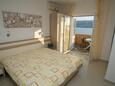 Ložnice Zubovići, Ložnice v ubytování typu studio-apartment, s klimatizací, domácí mazlíčci povoleni a WiFi.