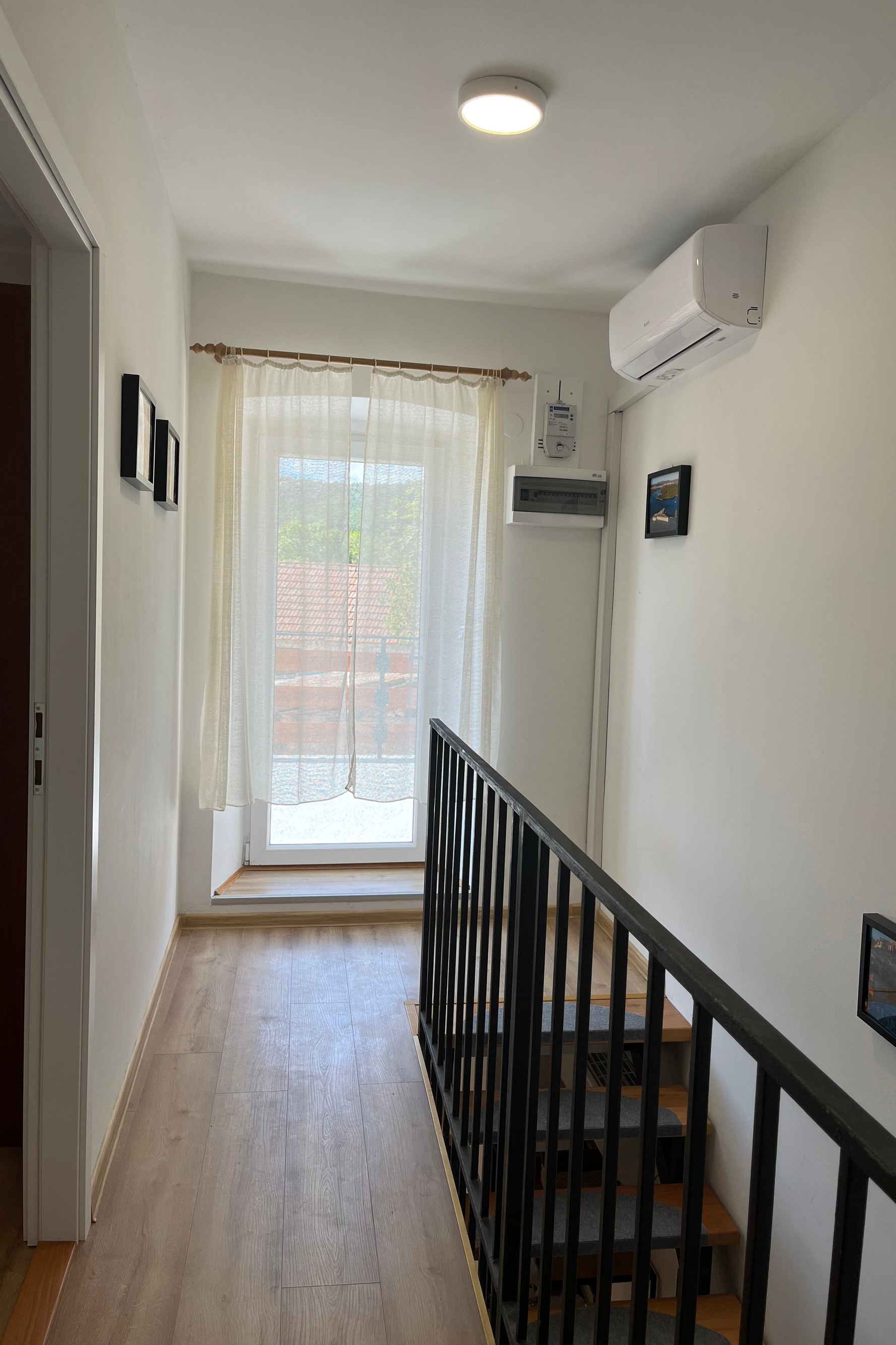 Two bedroom house with terrace Bilice, Krka  K