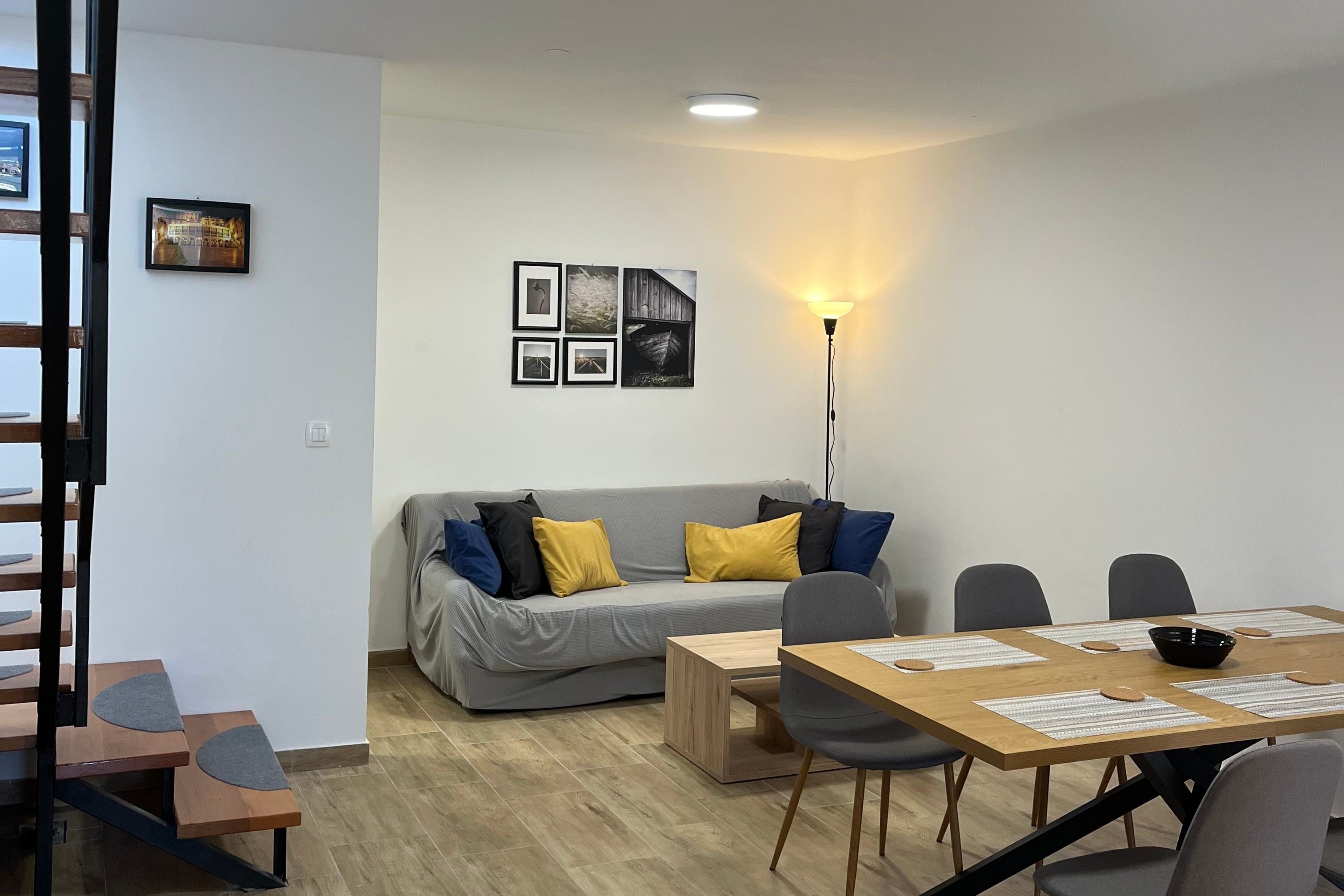 Two bedroom house with terrace Bilice, Krka (K-24006)