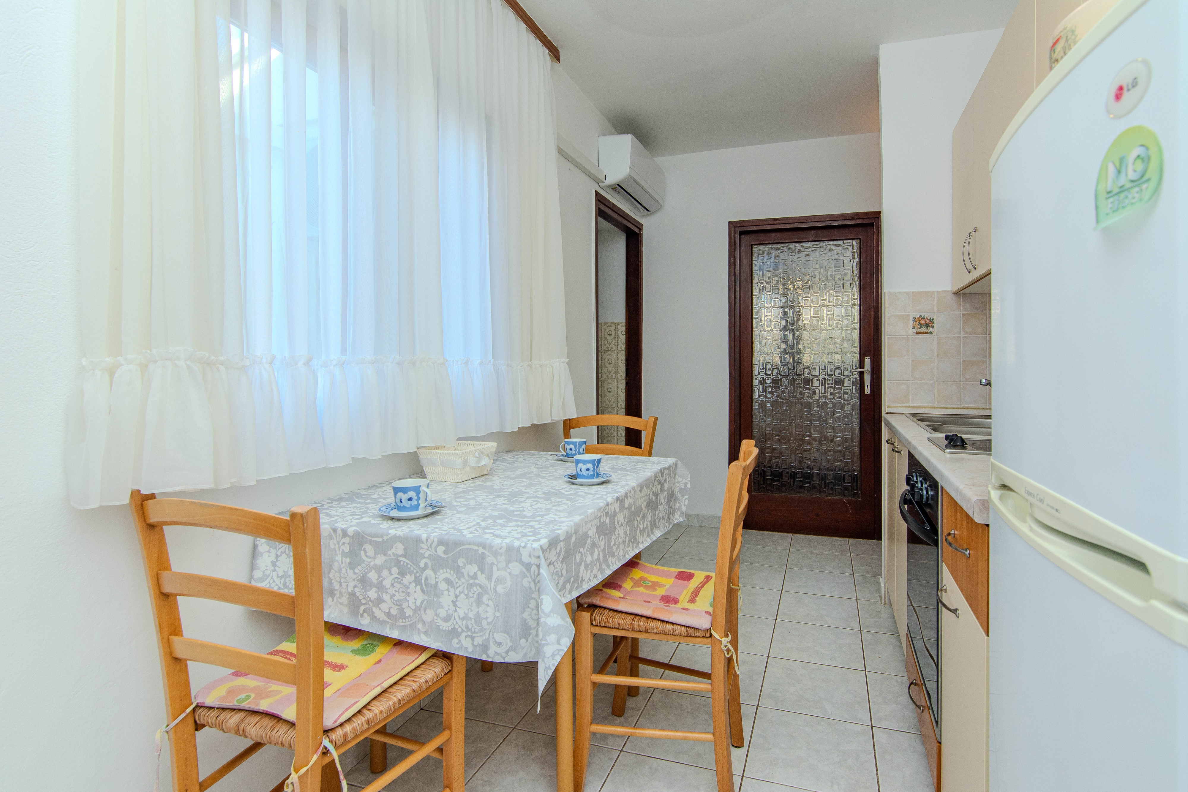 Two bedroom apartment near beach Privlaka, Zadar (A-24008-b) Two bedroom apartment near beach Privlaka, Zadar (A-24008-b)