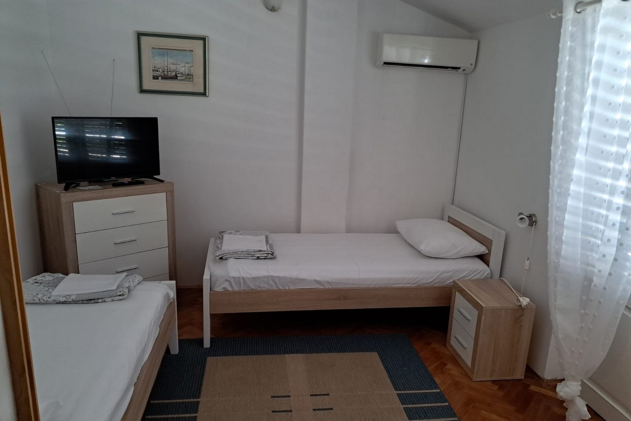 Two bedroom apartment near beach Stara Novalja, Pag (A-24010-a) Two bedroom apartment near beach Stara Novalja, Pag (A-24010-a)