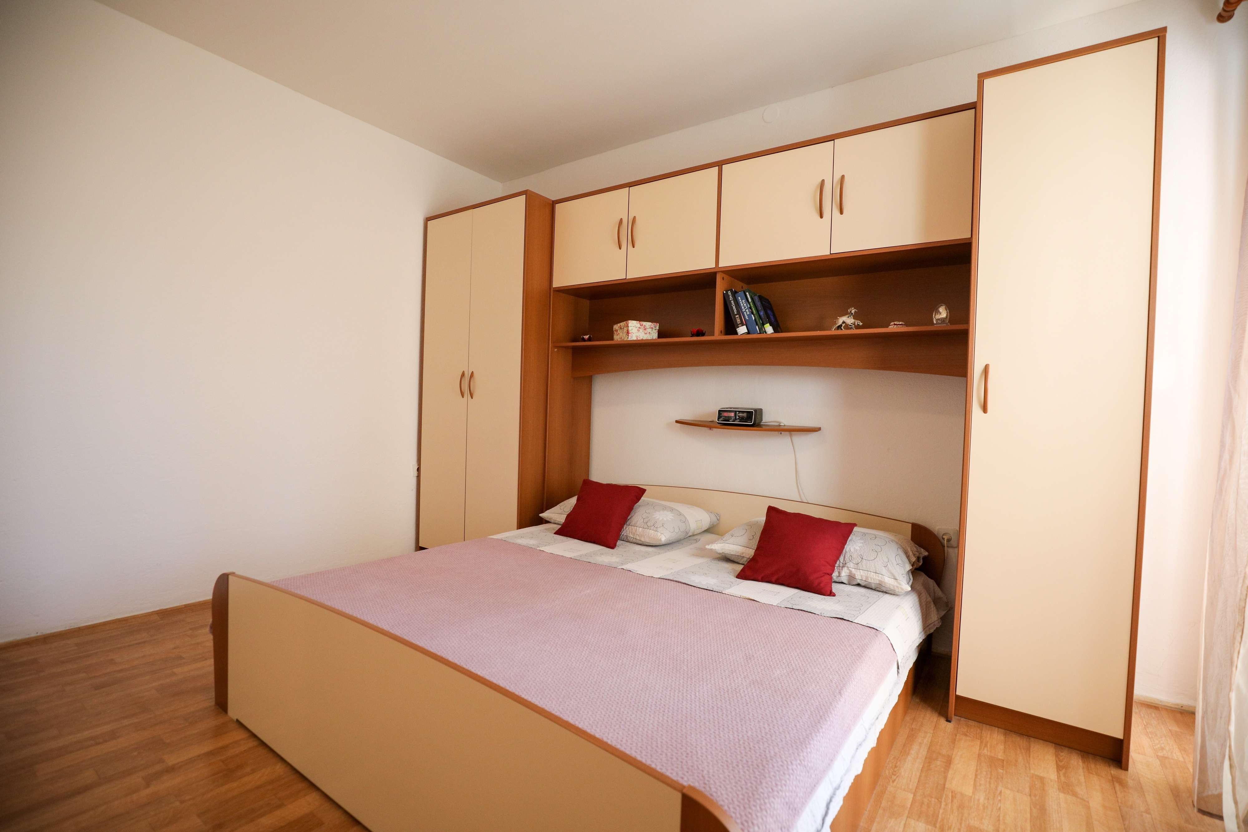 Comfortable and spacious house near beach Kukljica, Ugljan  K