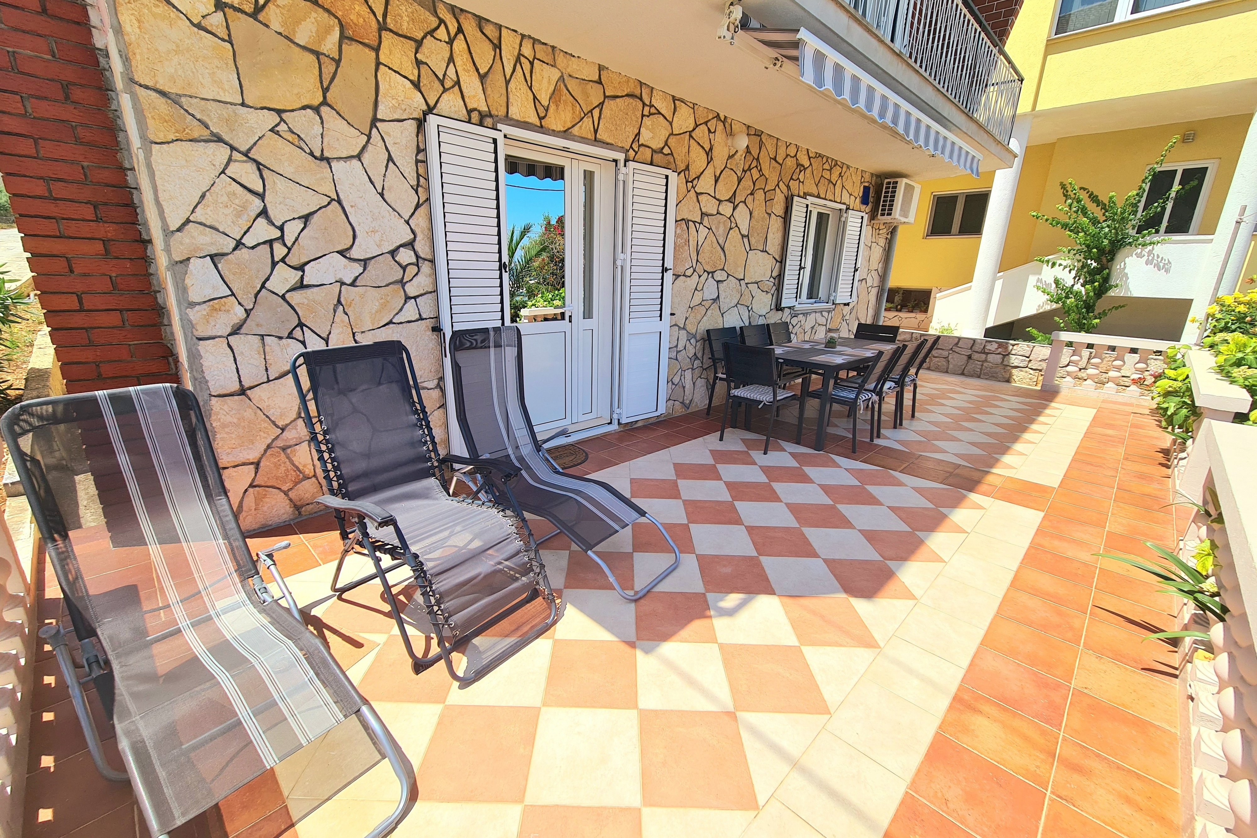 Comfortable and spacious house near beach Kukljica, Ugljan  K