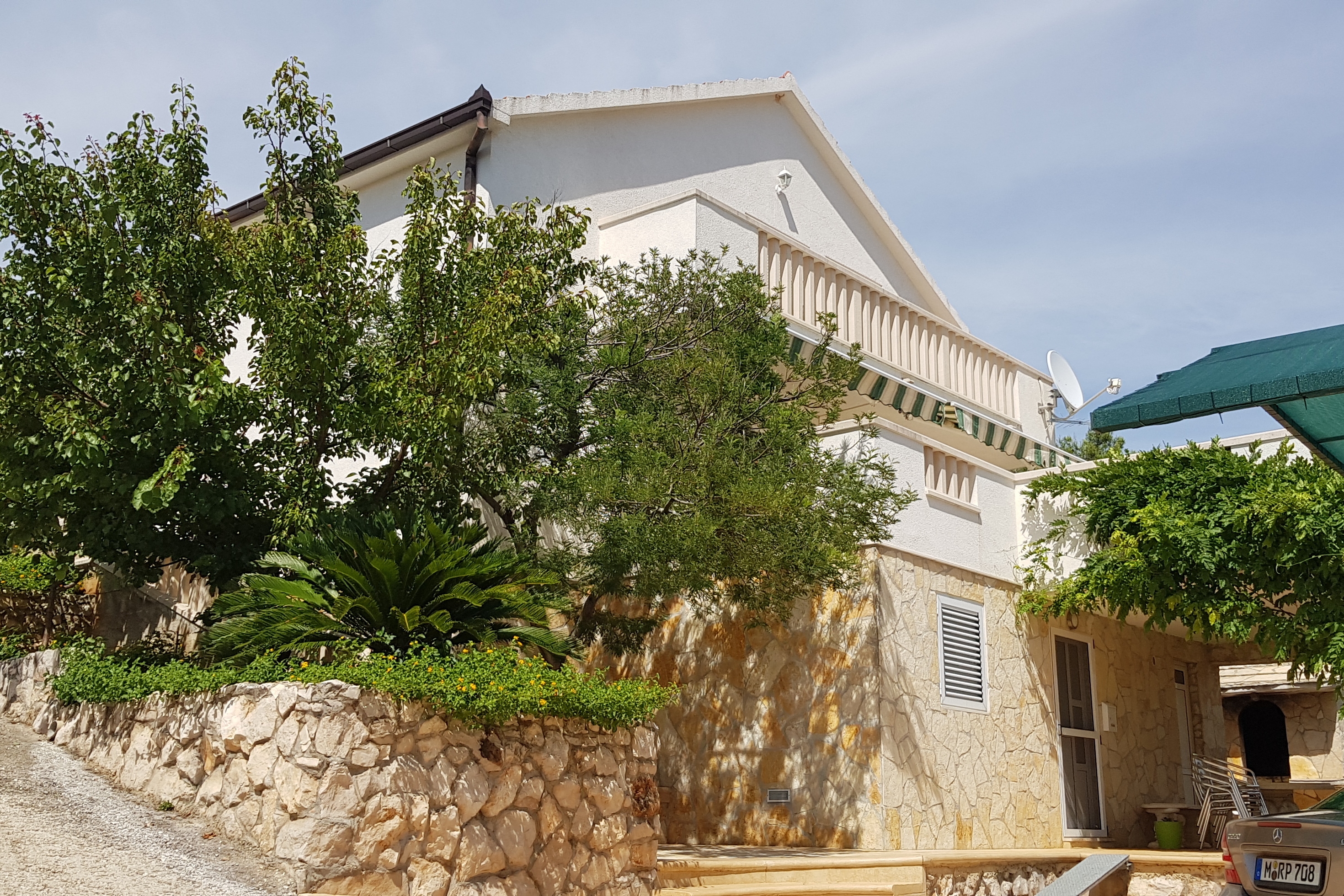 Three bedroom apartment with terrace and sea view Poljica, Trogir (A-24016-a) Three bedroom apartment with terrace and sea view Poljica, Trogir (A-24016-a)