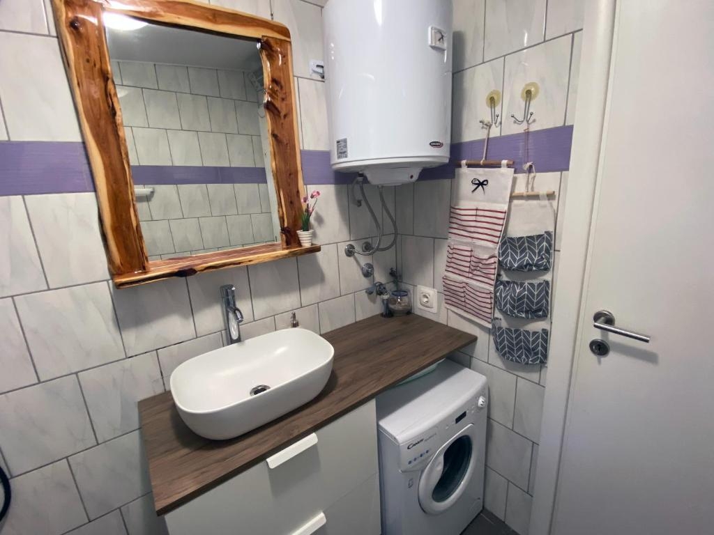 Two bedroom house with terrace and sea view Sveti Jakov, Lošinj  K