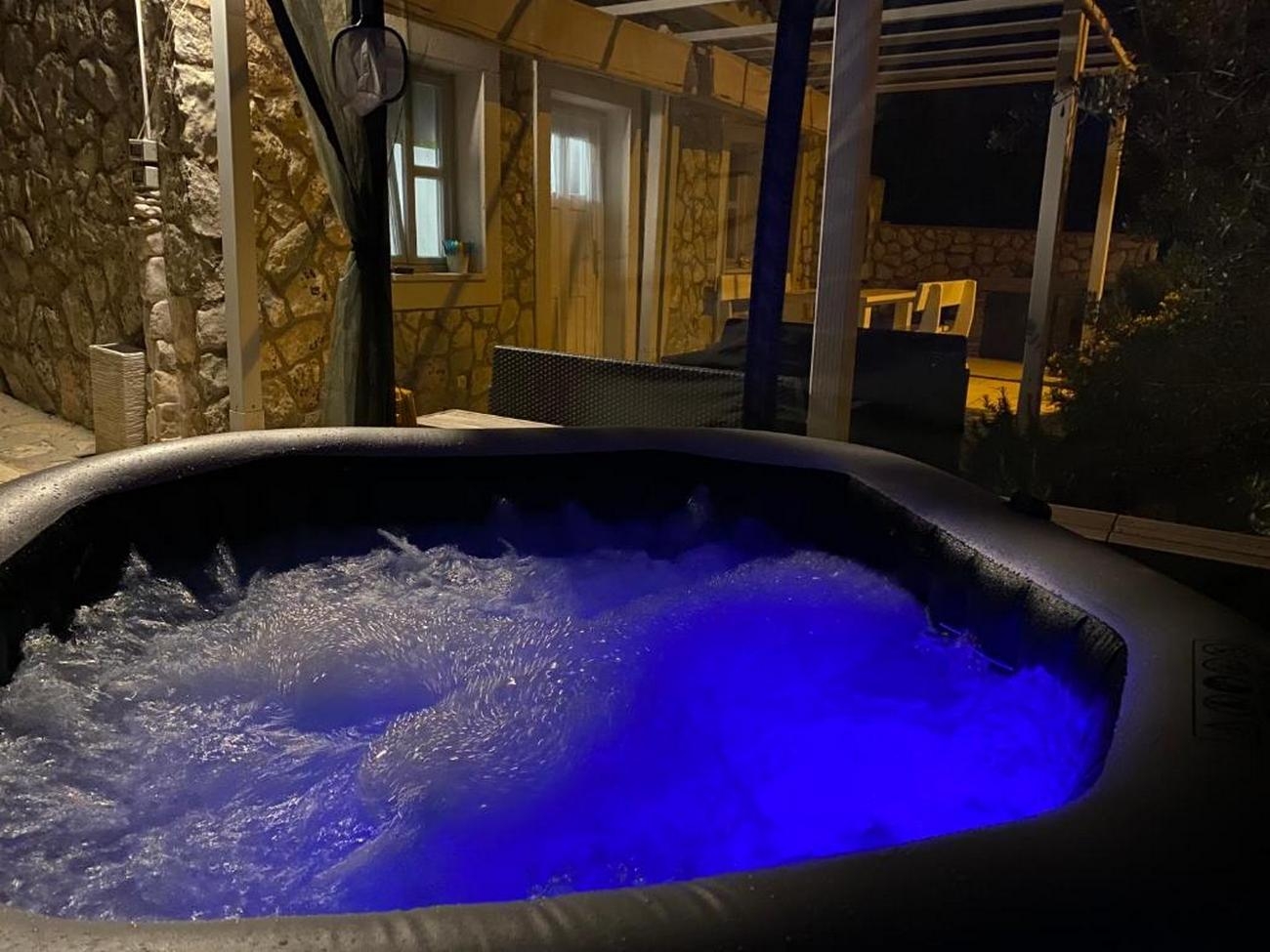 Two bedroom house with terrace and sea view Sveti Jakov, Lošinj (K-24017) Two bedroom house with terrace and sea view Sveti Jakov, Lošinj (K-24017)