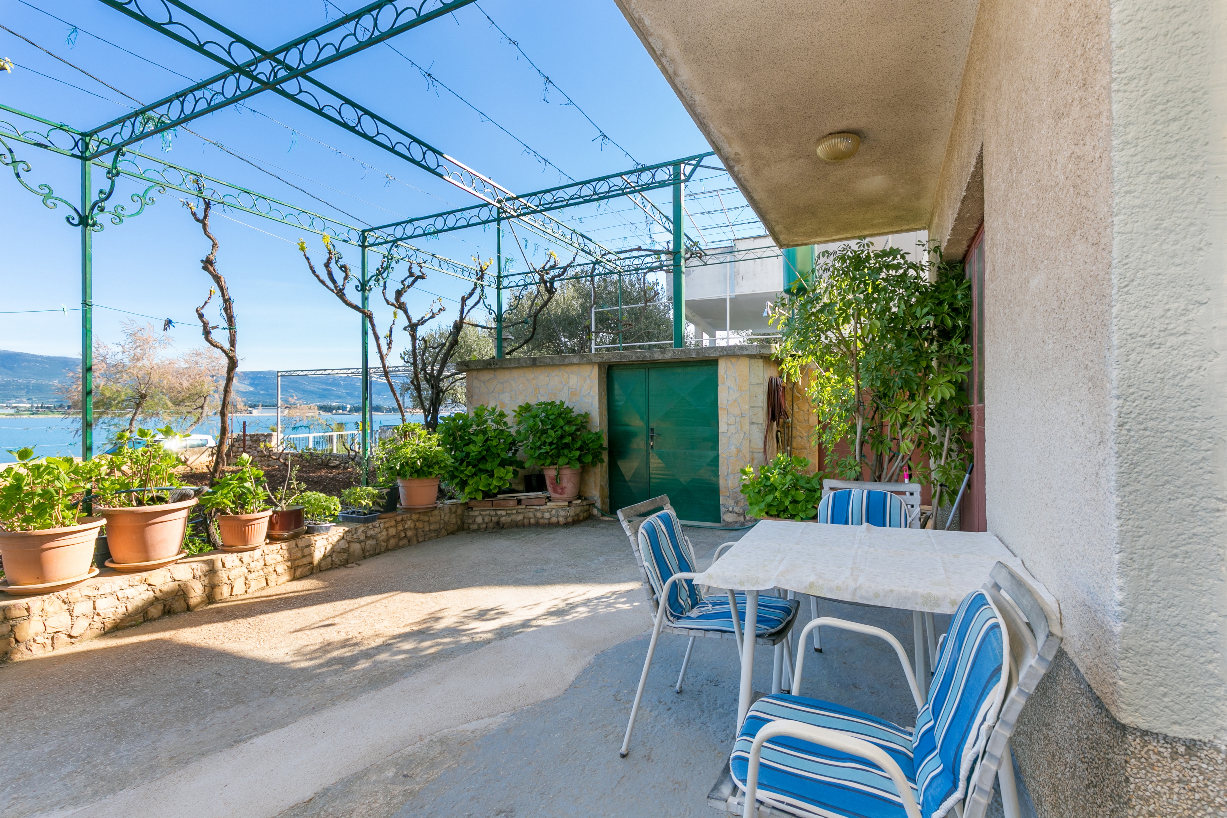 One bedroom apartment near beach Mastrinka, Čiovo  A-a