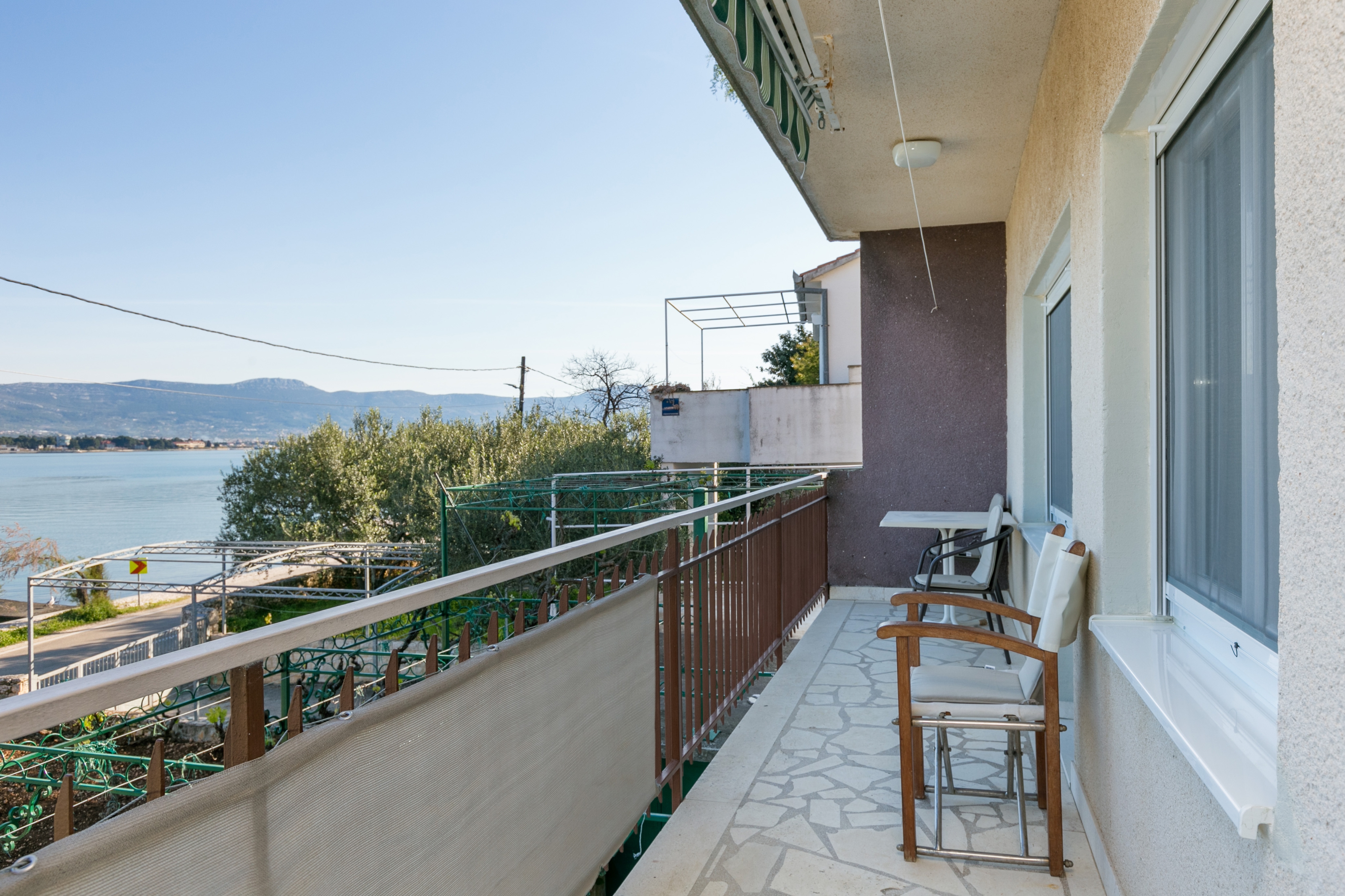 Two bedroom apartment near beach Mastrinka, Čiovo  A-b
