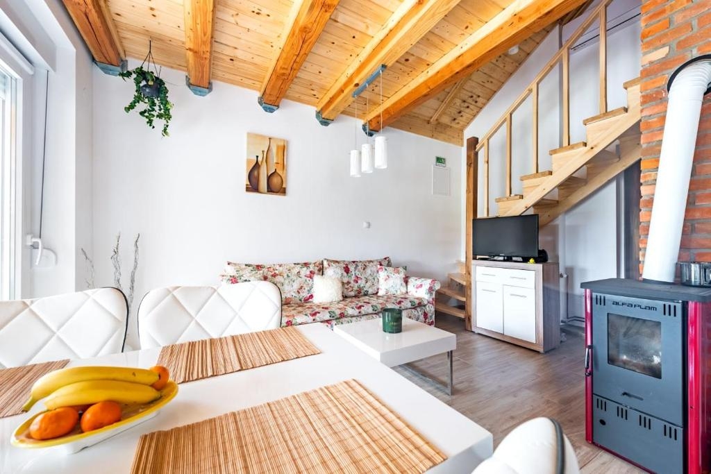 One bedroom apartment with terrace Valpovo, Slavonija (A-24020-a)