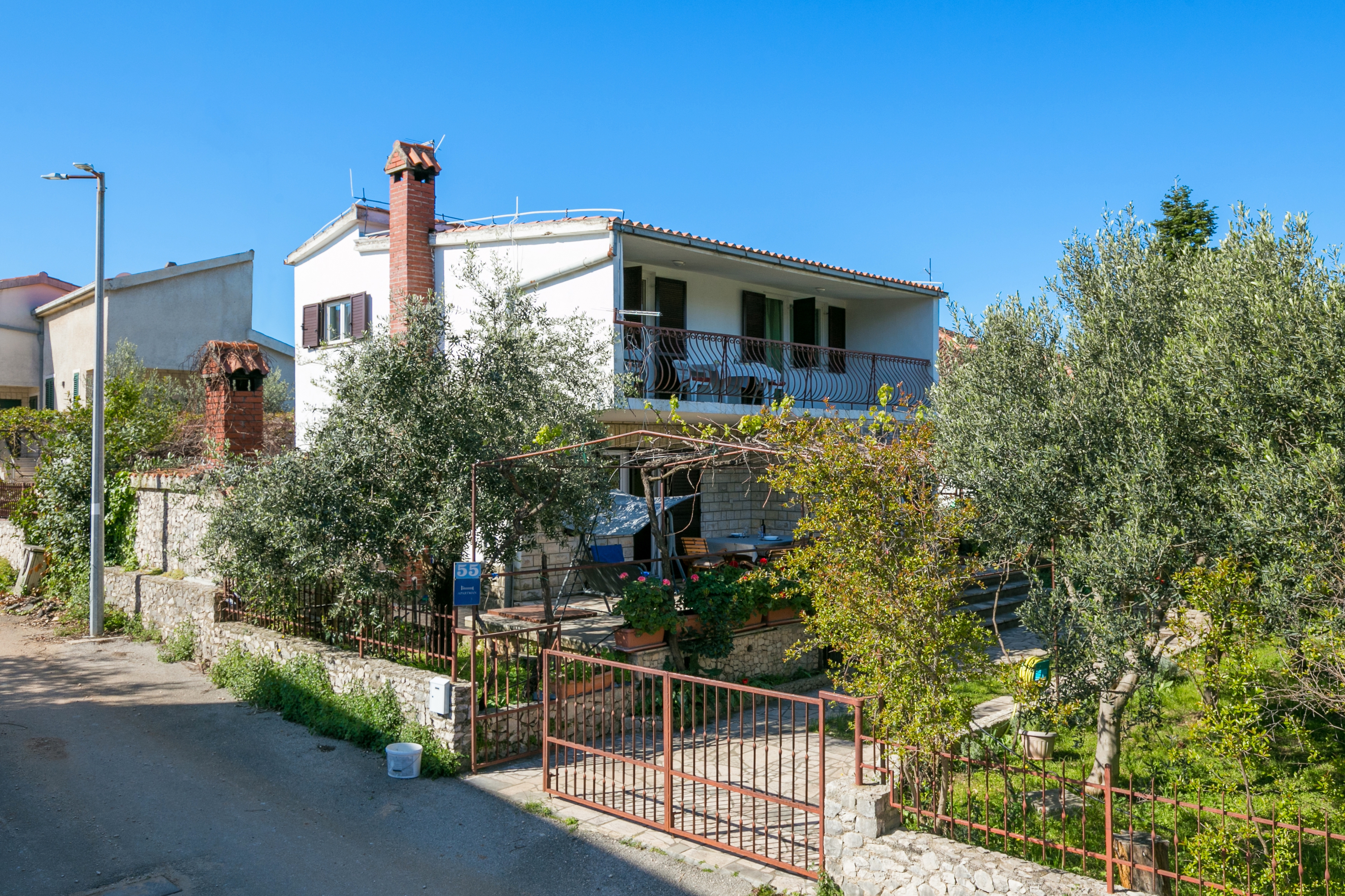 Four-bedroom house with terrace Okrug Donji, Čiovo  K