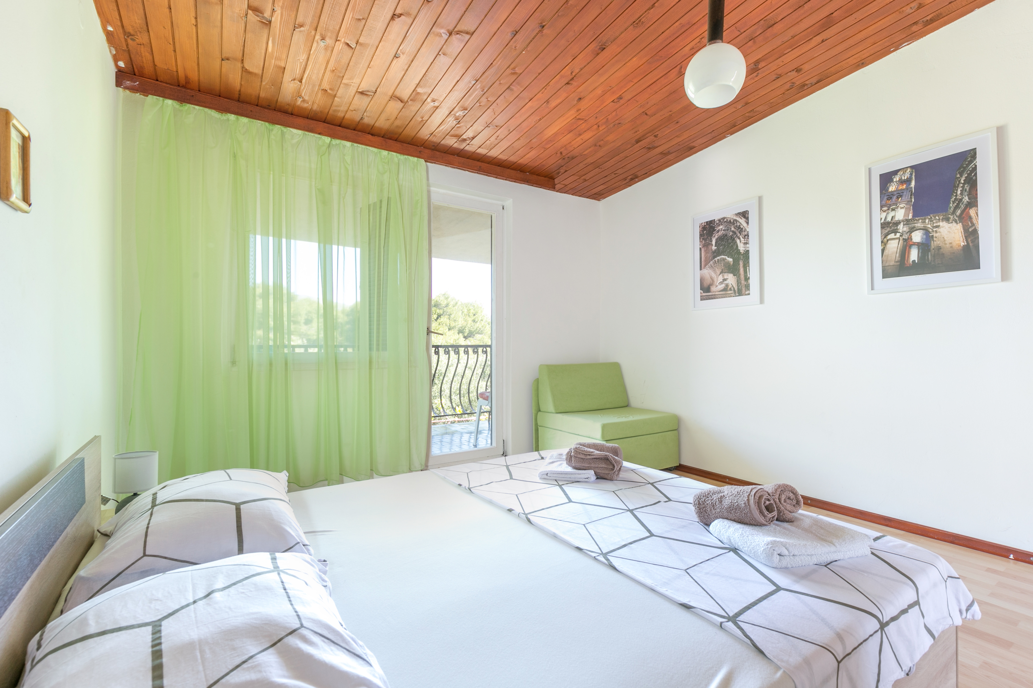 Four bedroom house with terrace Okrug Donji, Čiovo  K