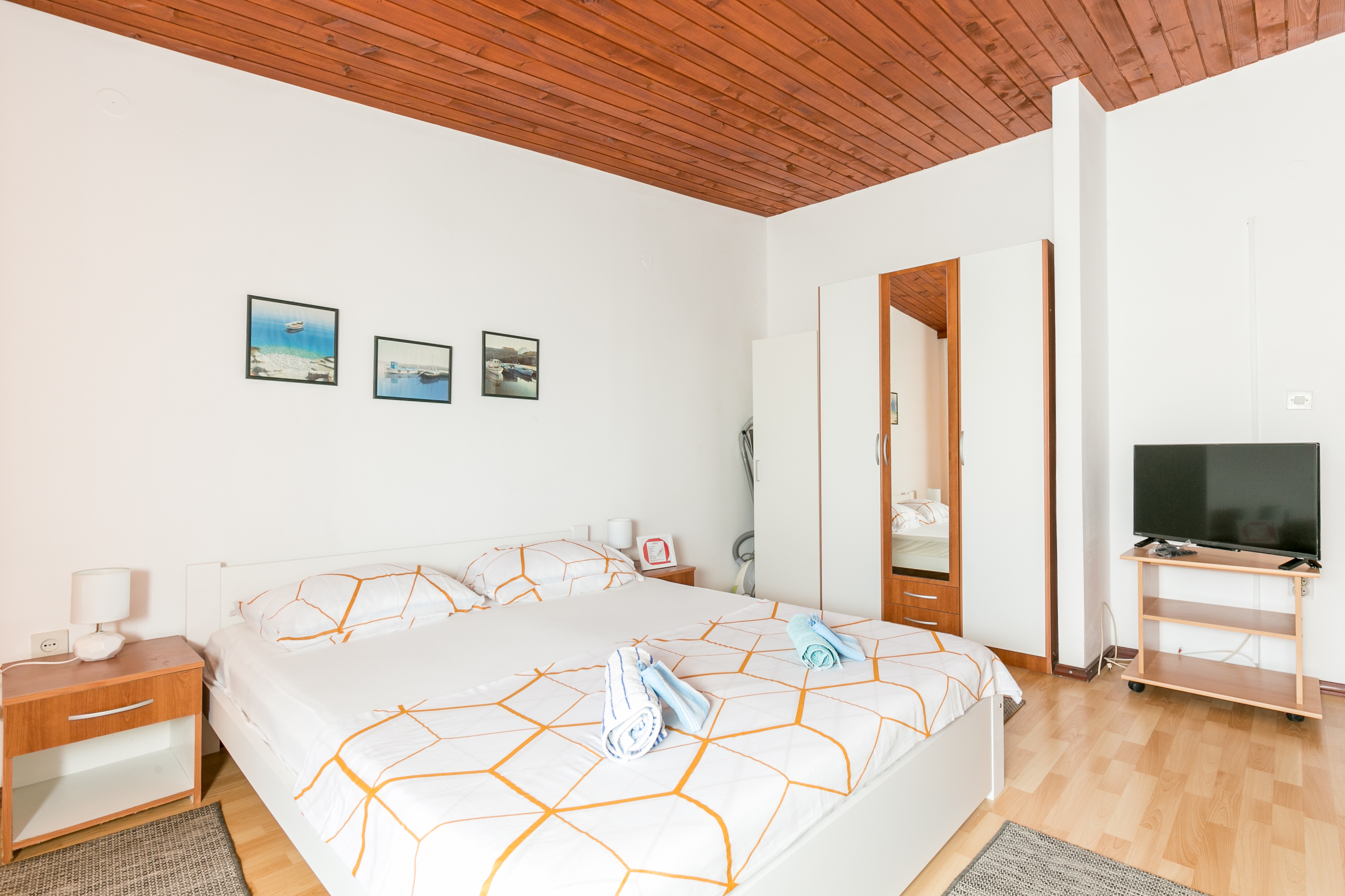 Four bedroom house with terrace Okrug Donji, Čiovo  K