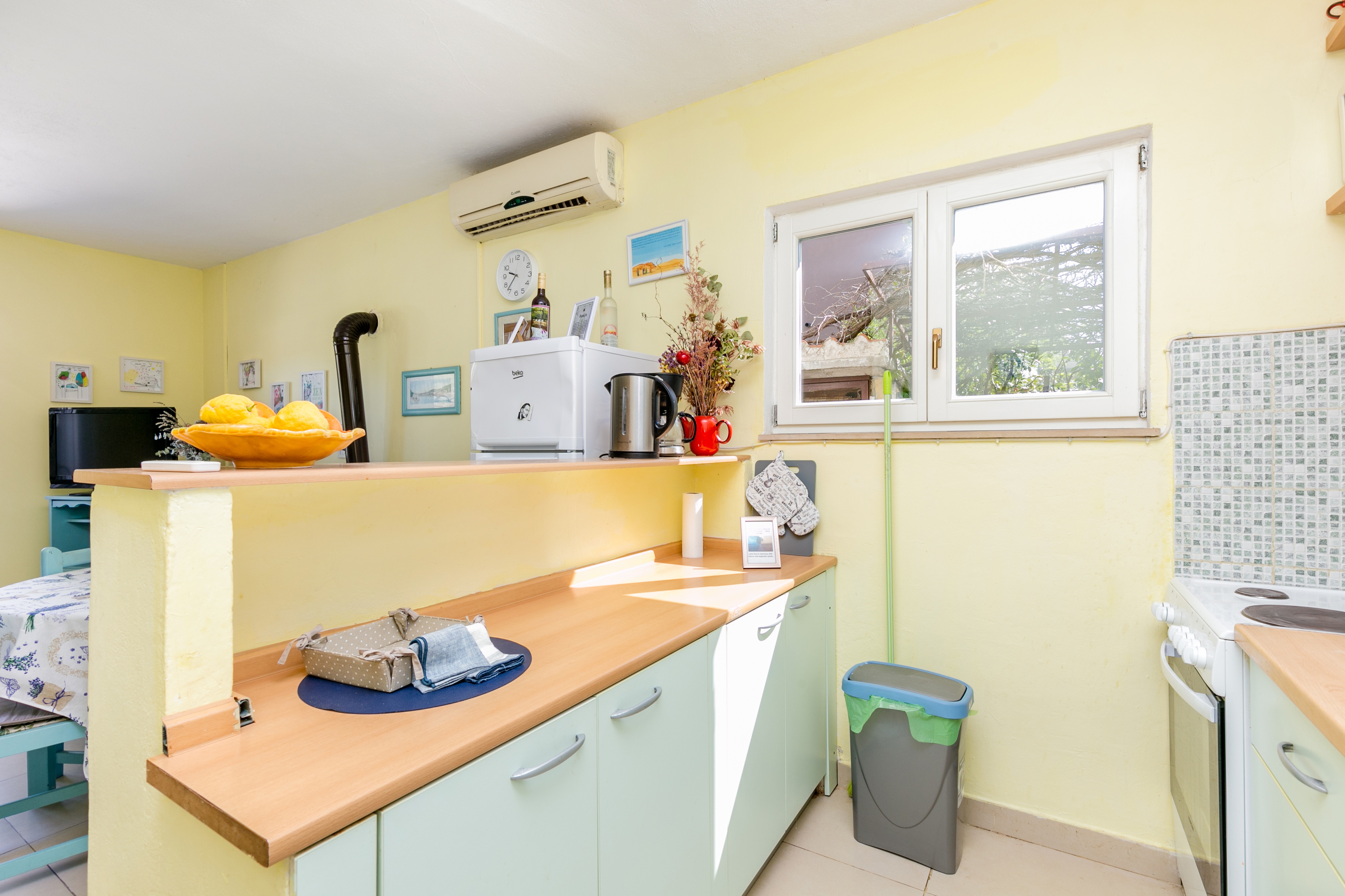 Four bedroom house with terrace Okrug Donji, Čiovo  K