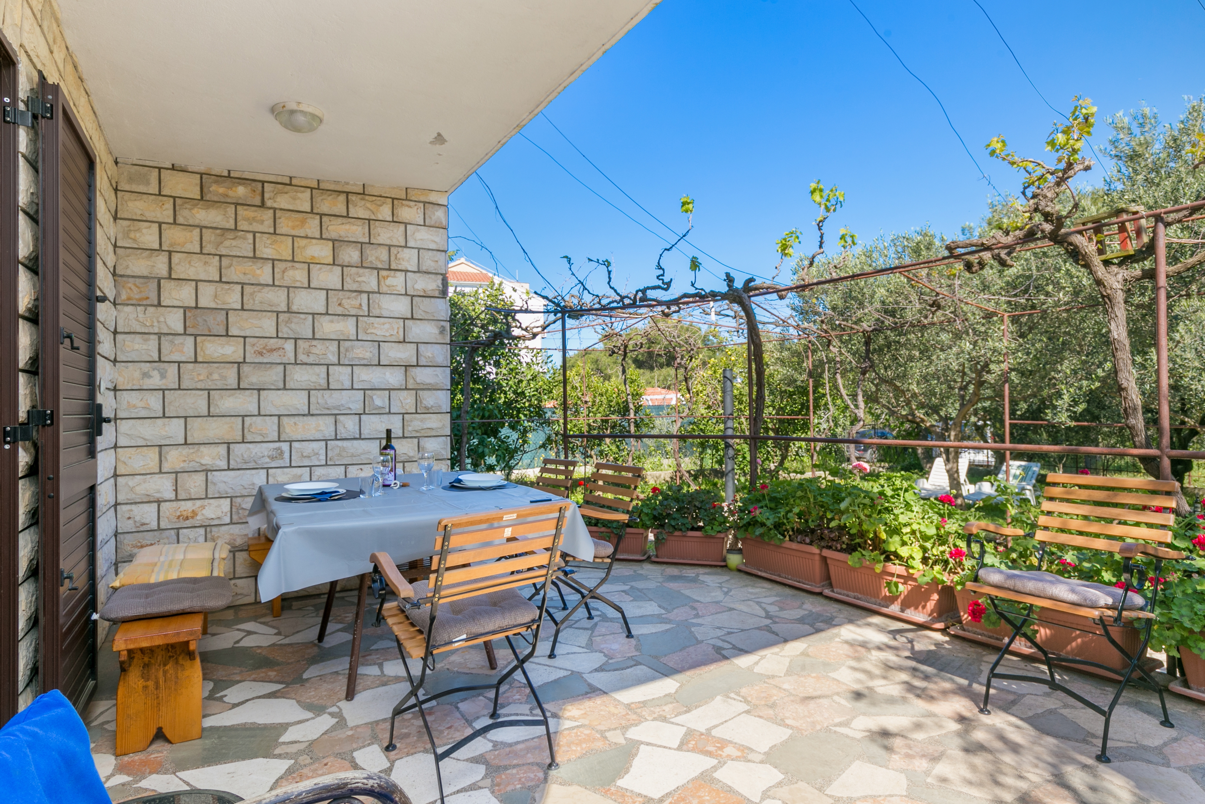 Four bedroom house with terrace Okrug Donji, Čiovo  K