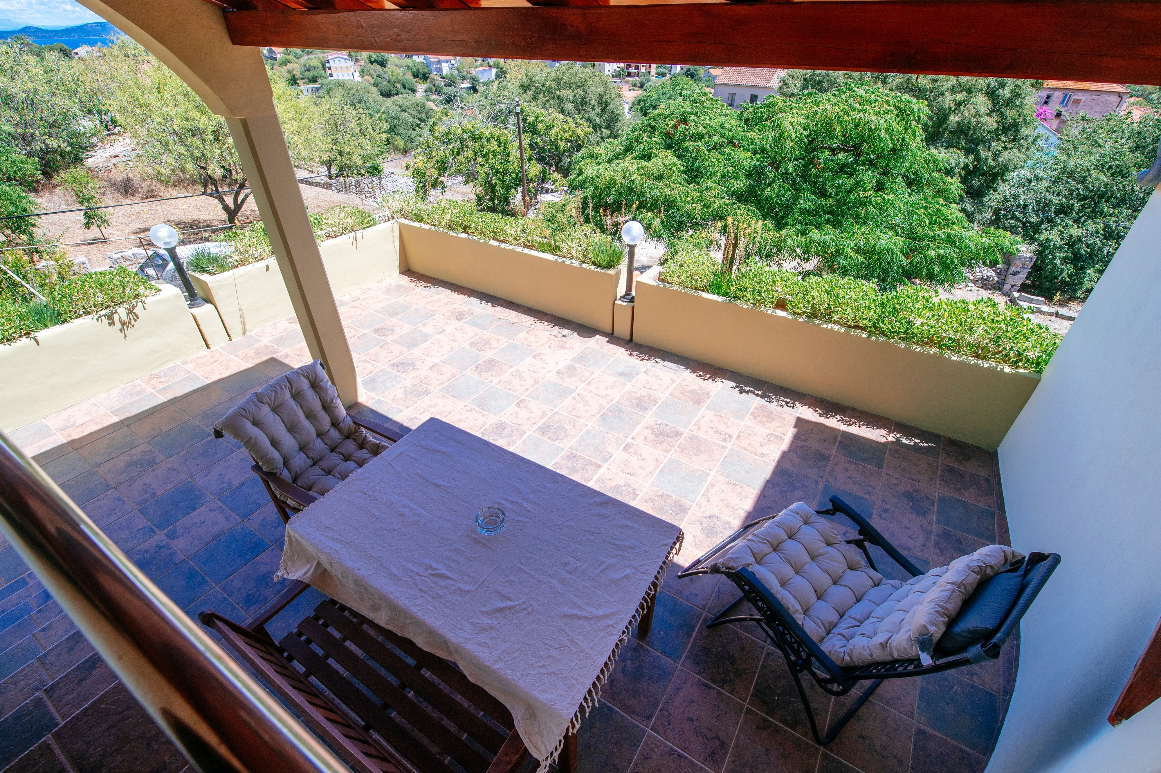 One bedroom apartment with terrace Sali, Dugi otok  A-b
