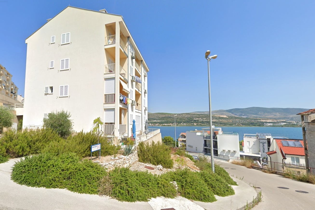 One bedroom apartment with balcony and sea view Mastrinka, Čiovo (A-24035-a) One bedroom apartment with balcony and sea view Mastrinka, Čiovo (A-24035-a)