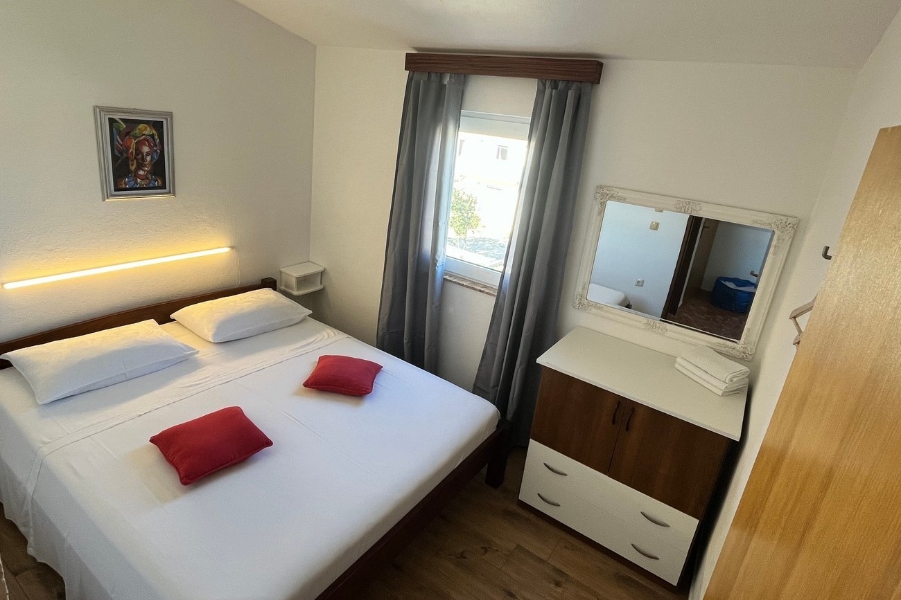 One bedroom apartment with balcony and sea view Kanica, Rogoznica (A-24043-b) One bedroom apartment with balcony and sea view Kanica, Rogoznica (A-24043-b)