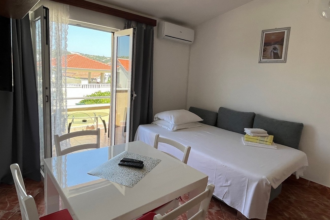 One bedroom apartment with balcony and sea view Kanica, Rogoznica (A-24043-b)