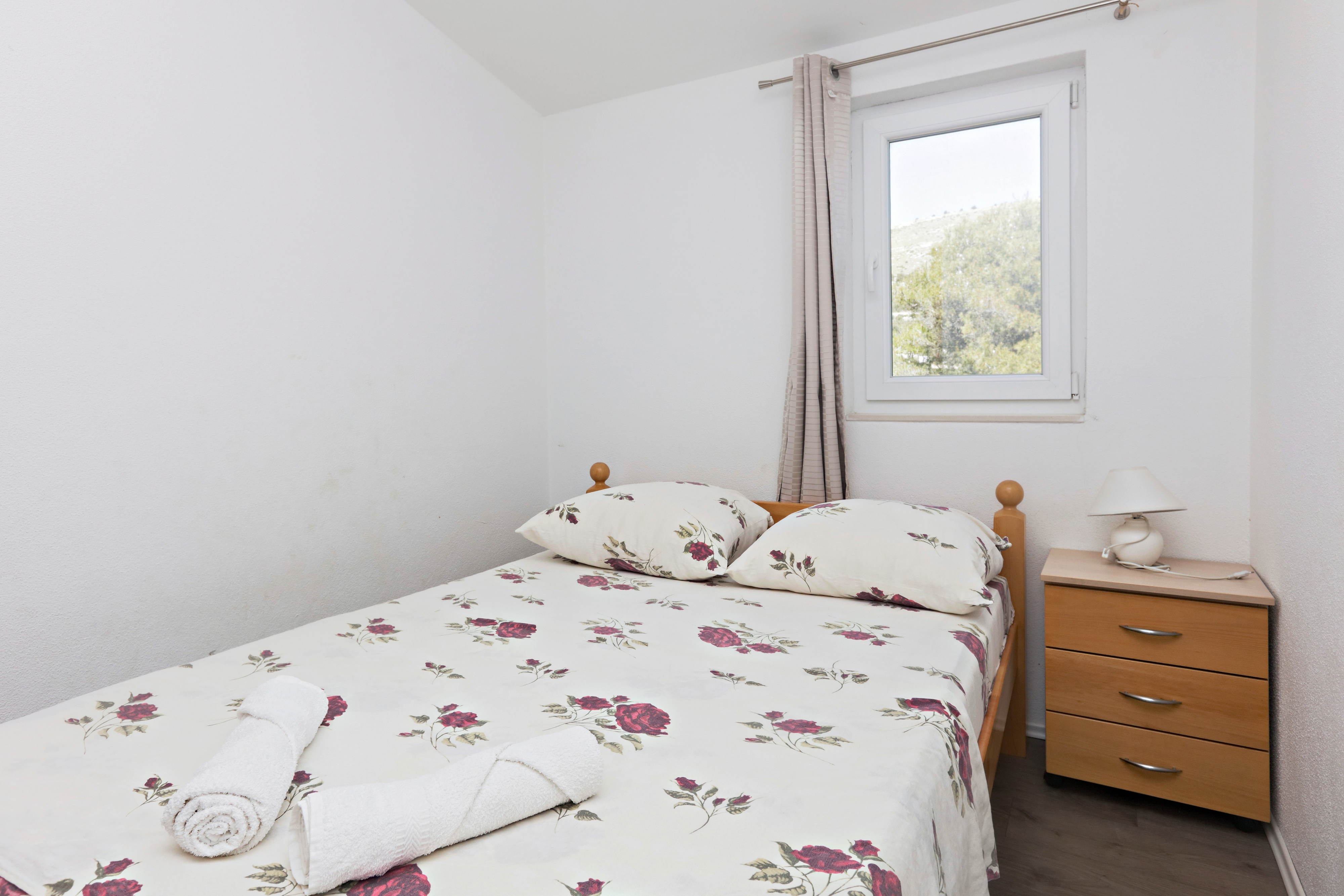 Two bedroom apartment with balcony and sea view Grebaštica, Šibenik  A-a