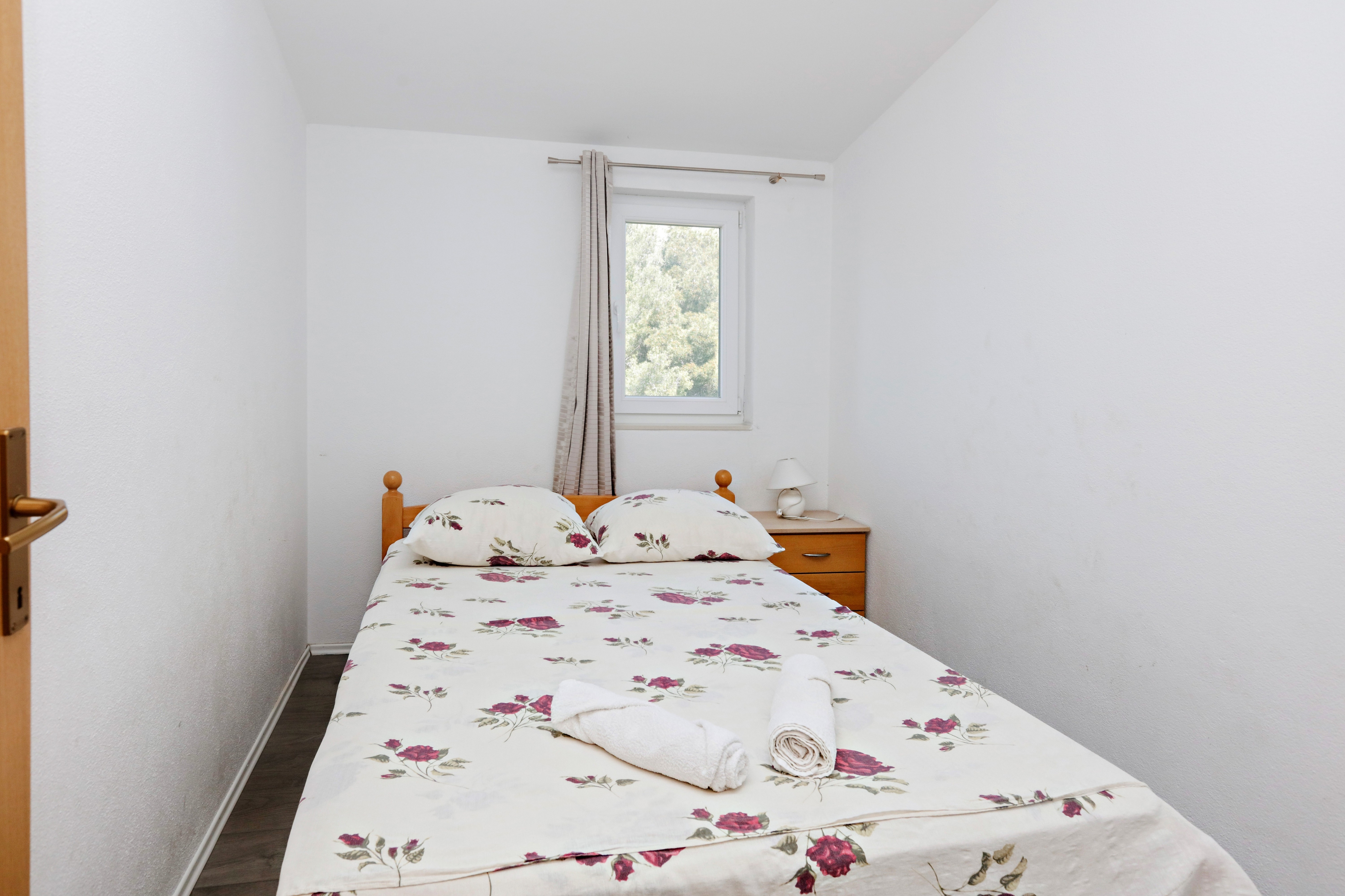 Two bedroom apartment with balcony and sea view Grebaštica, Šibenik  A-a