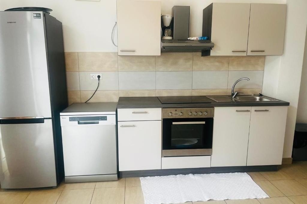 Two bedroom apartment with terrace Plano, Trogir  A-a