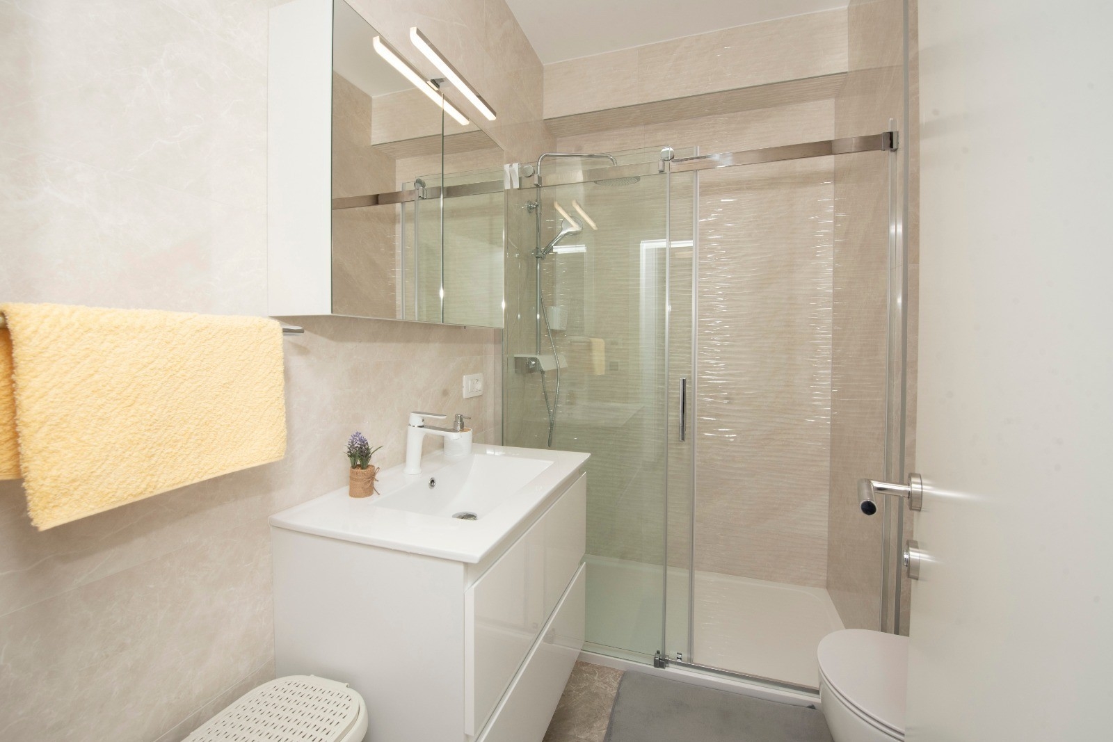 Two bedroom apartment with balcony Trogir  A-a