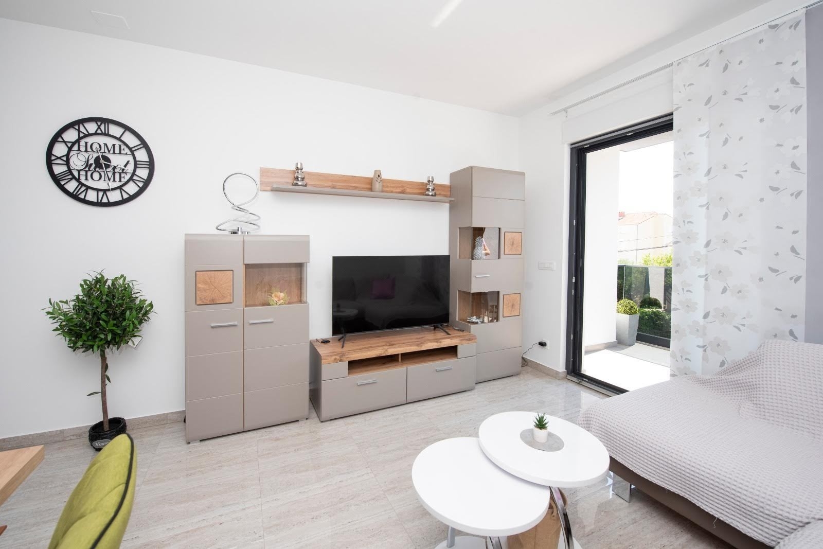 Two bedroom apartment with balcony Trogir  A-a