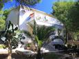 Rukavac, Vis, Propiedad 2407 - Apartamentos with pebble beach.