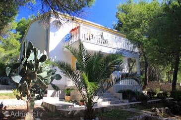 Rukavac, Vis, Object 2407 - Appartementen with pebble beach.