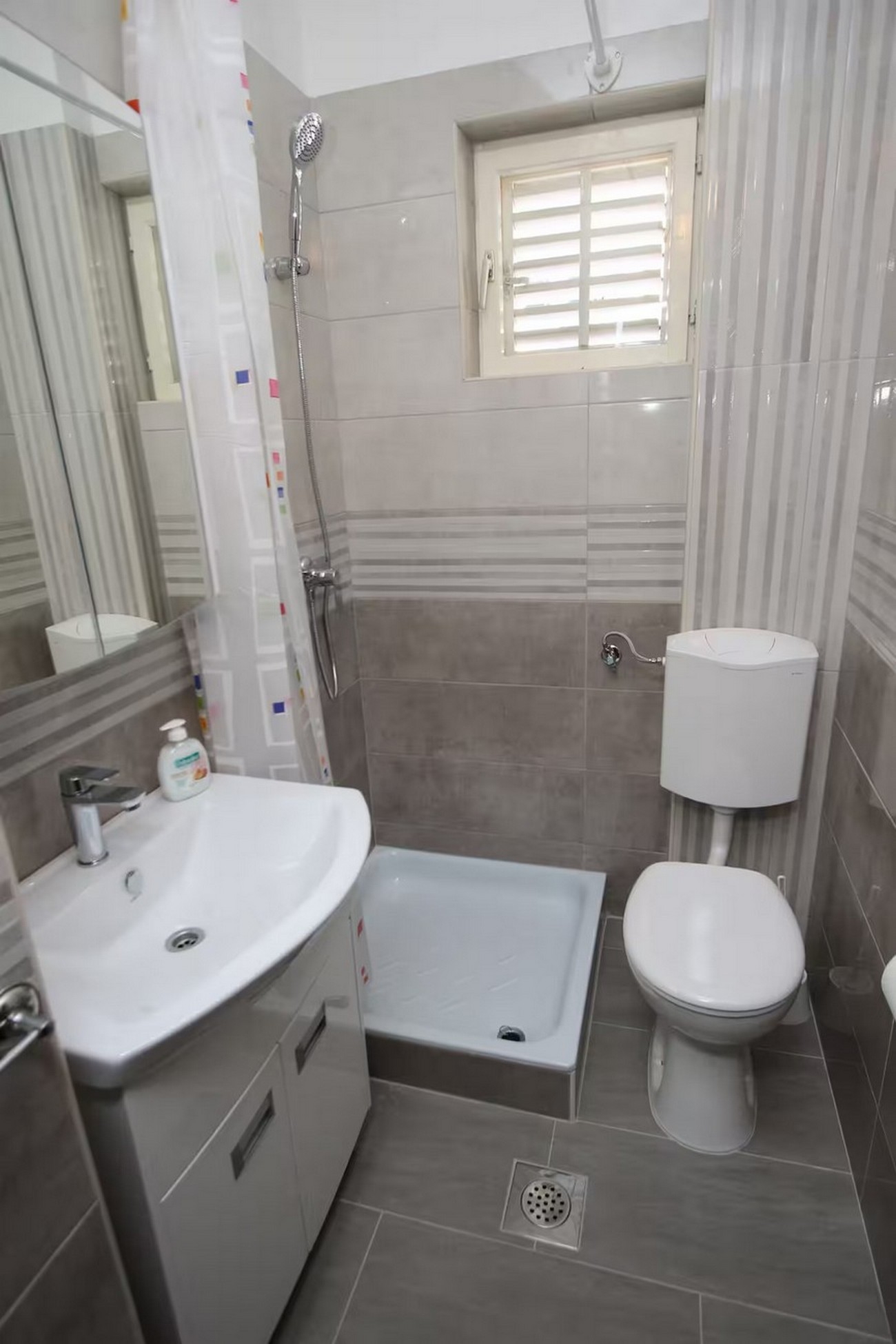 Three bedroom apartment with balcony Makarska  A-a