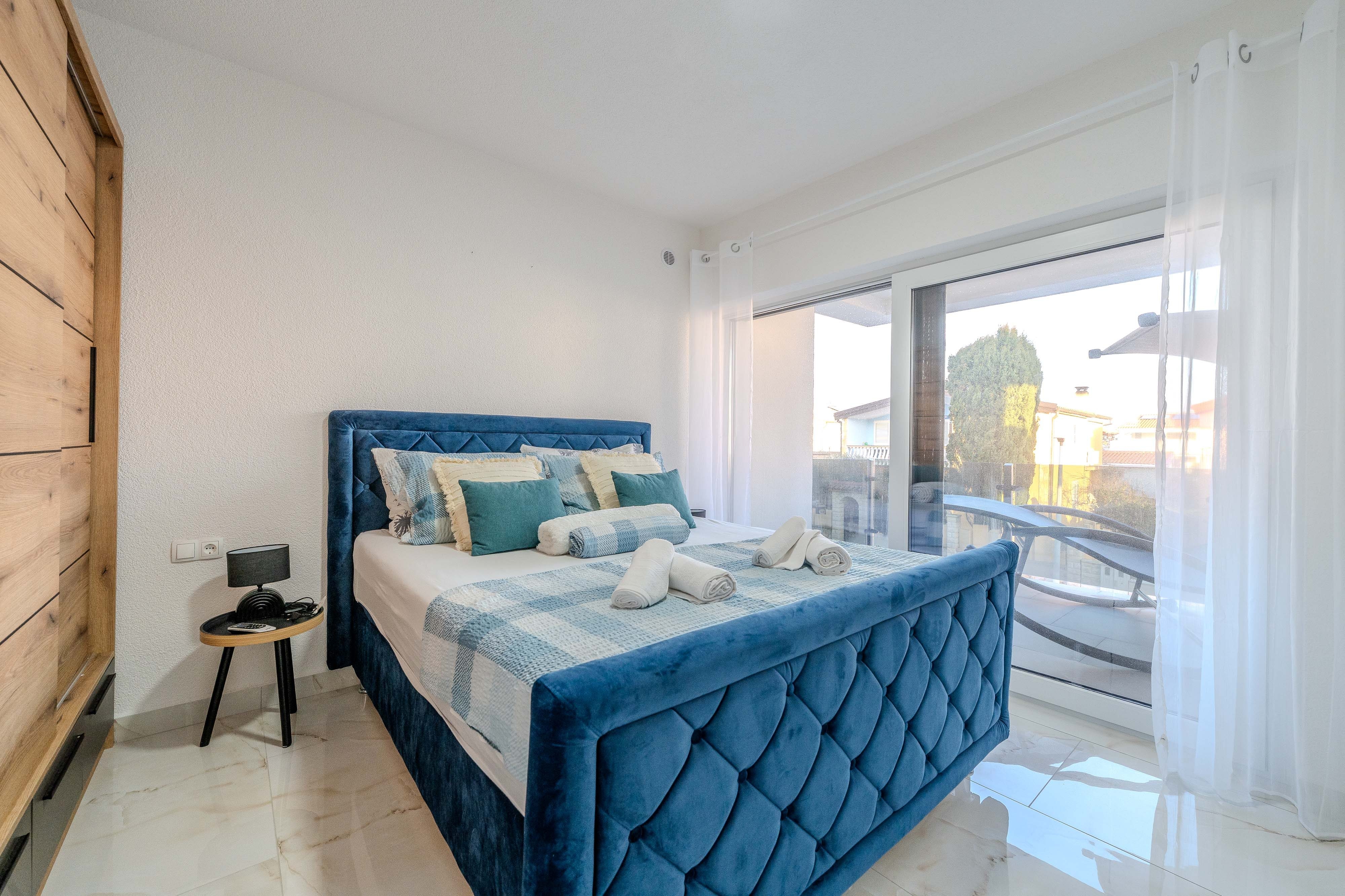 Two bedroom apartment with terrace and sea view Vir  A-a