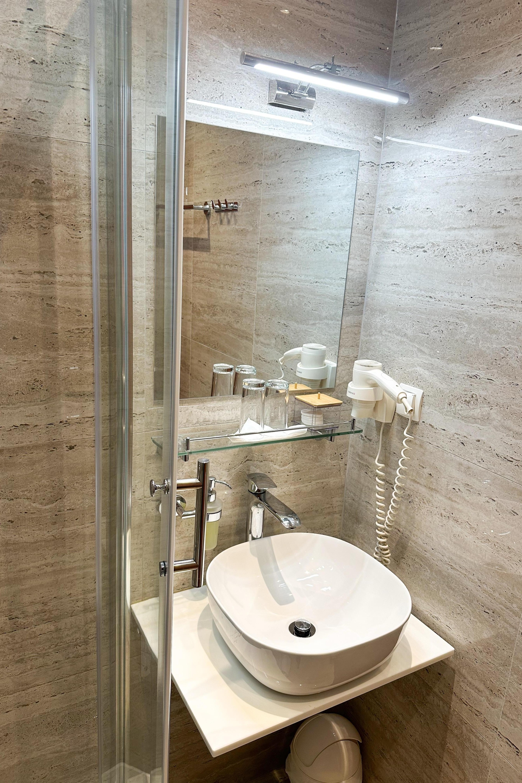 Soba s klimom Zagreb  S-a