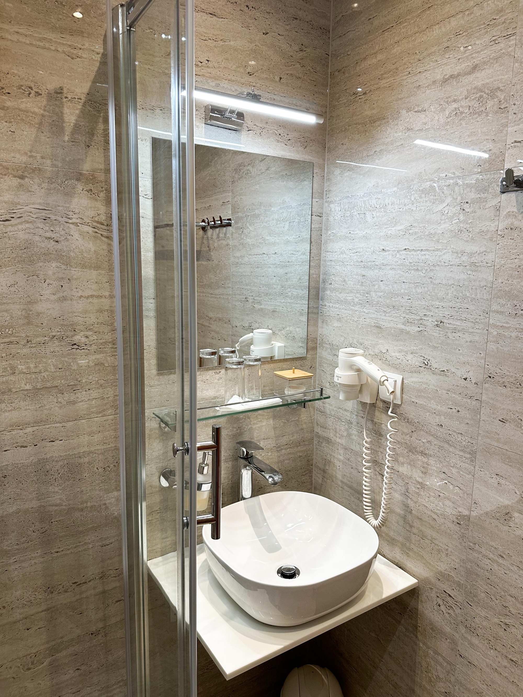 Soba s klimom Zagreb  S-b