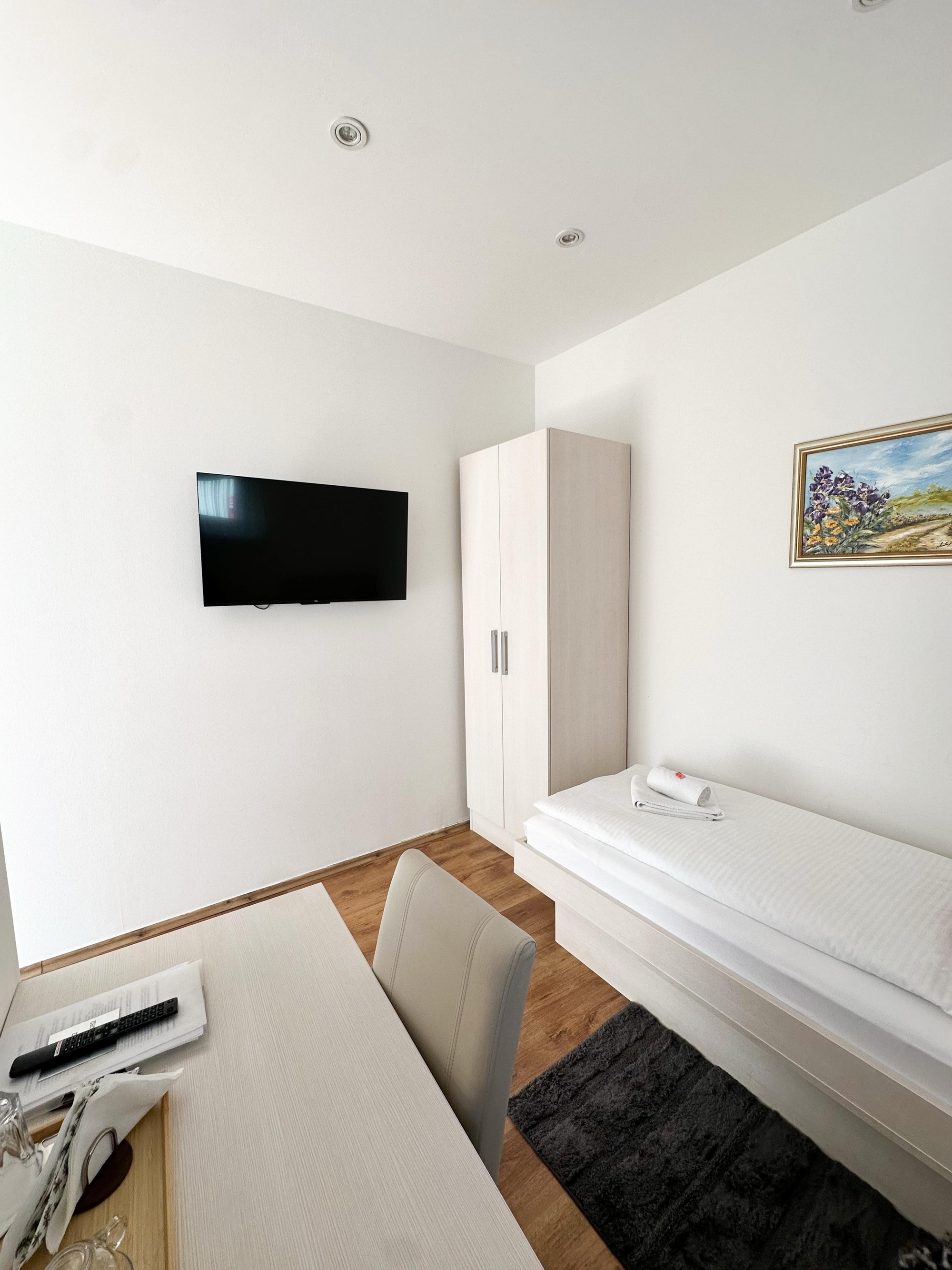 Room with air-conditioning Zagreb (S-24079-g) Room with air-conditioning Zagreb (S-24079-g)