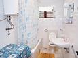 Shared bathroom Komiža, Shared bathroom in the room.