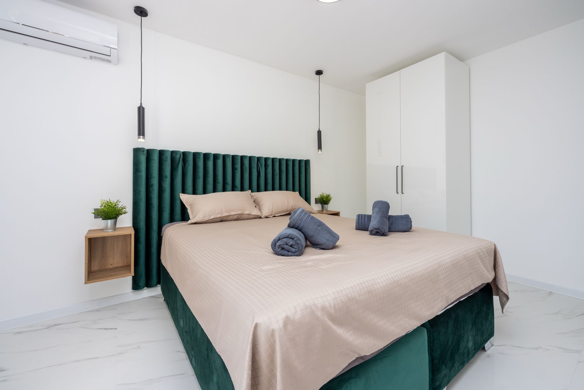 Four bedroom house with balcony Baška, Krk  K
