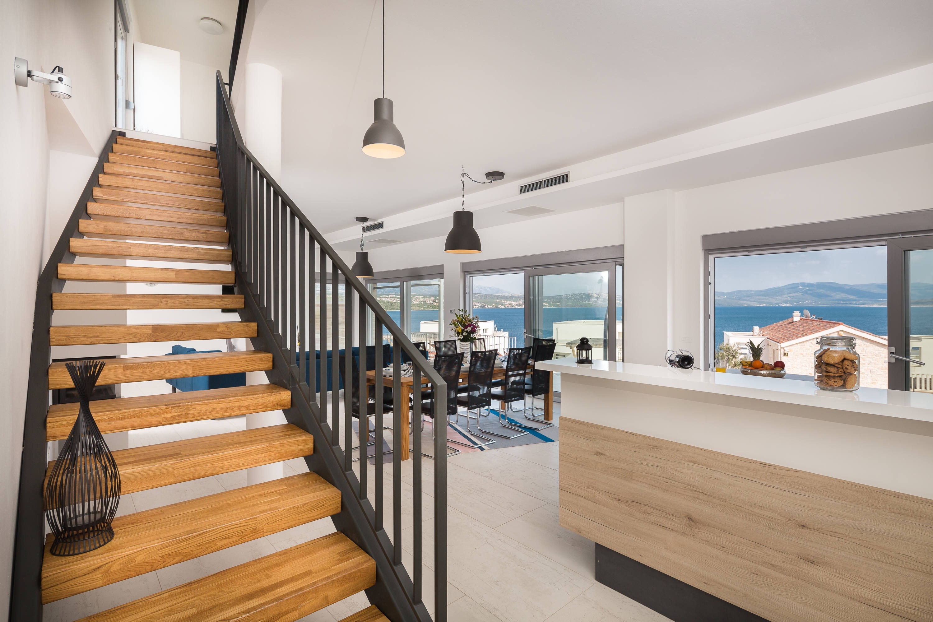Four bedroom house with terrace and sea view Posedarje, Novigrad  K