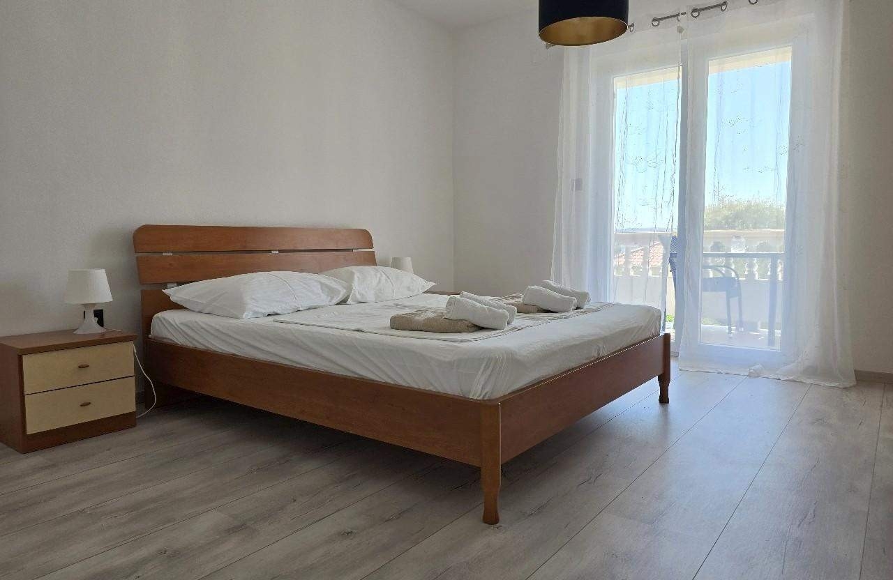 One bedroom apartment with terrace and sea view Barbat, Rab (A-24096-a) One bedroom apartment with terrace and sea view Barbat, Rab (A-24096-a)