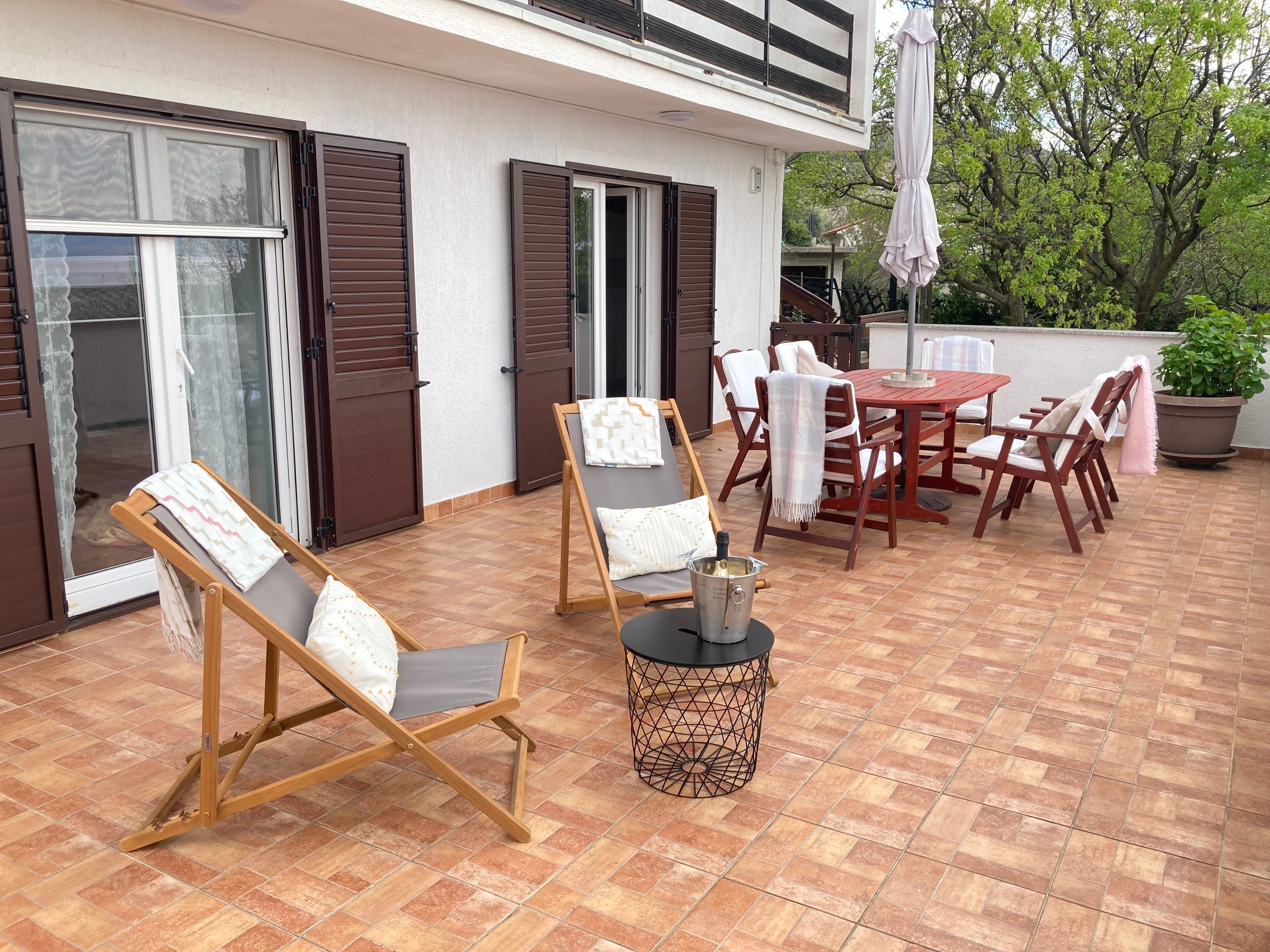 Two bedroom apartment with terrace and sea view Klenovica, Novi Vinodolski (A-24098-a)