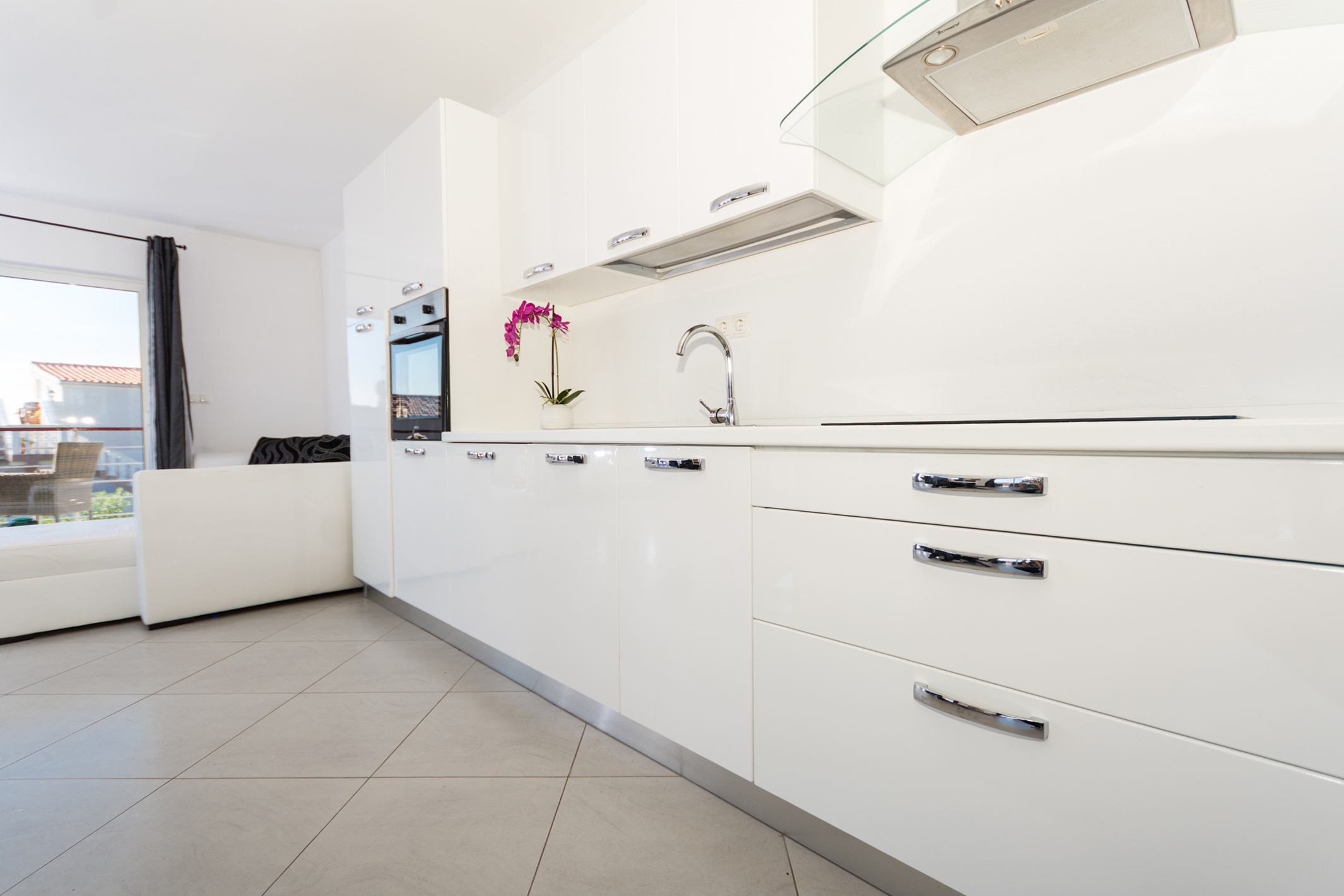 Dvosobni apartman s terasom i pogledom na more Tribunj, Vodice  A-a