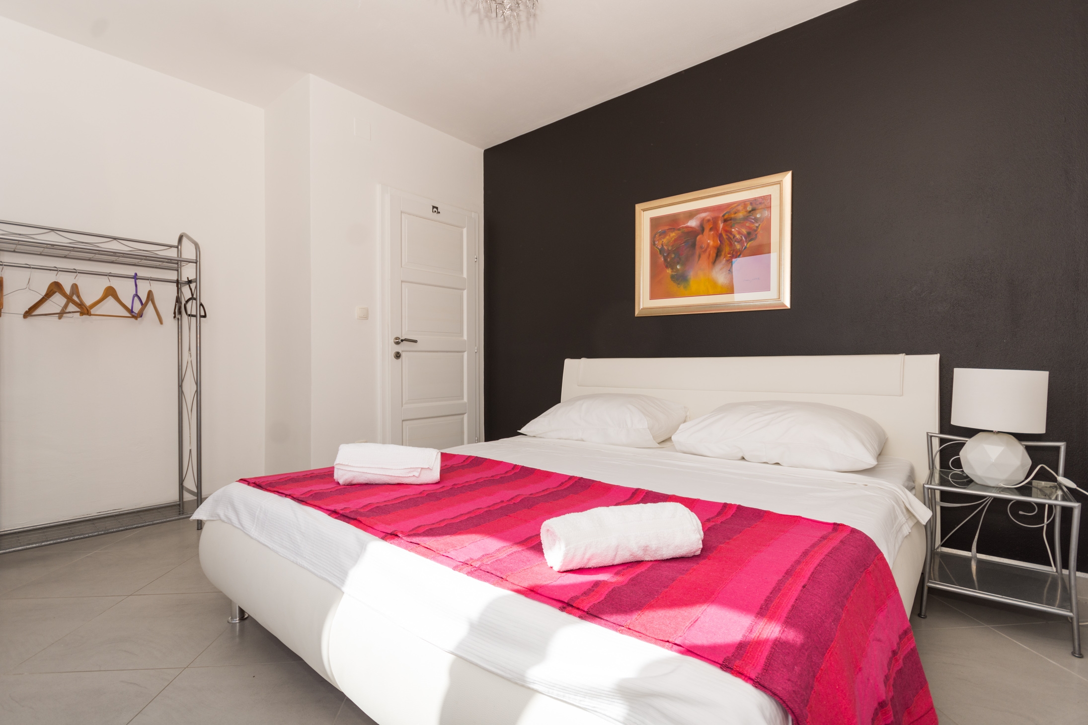 Dvosobni apartman s terasom i pogledom na more Tribunj, Vodice  A-b