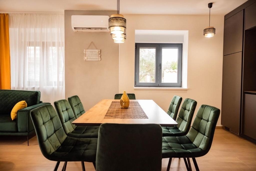 Four bedroom apartment with air-conditioning Finida, Umag  A-a