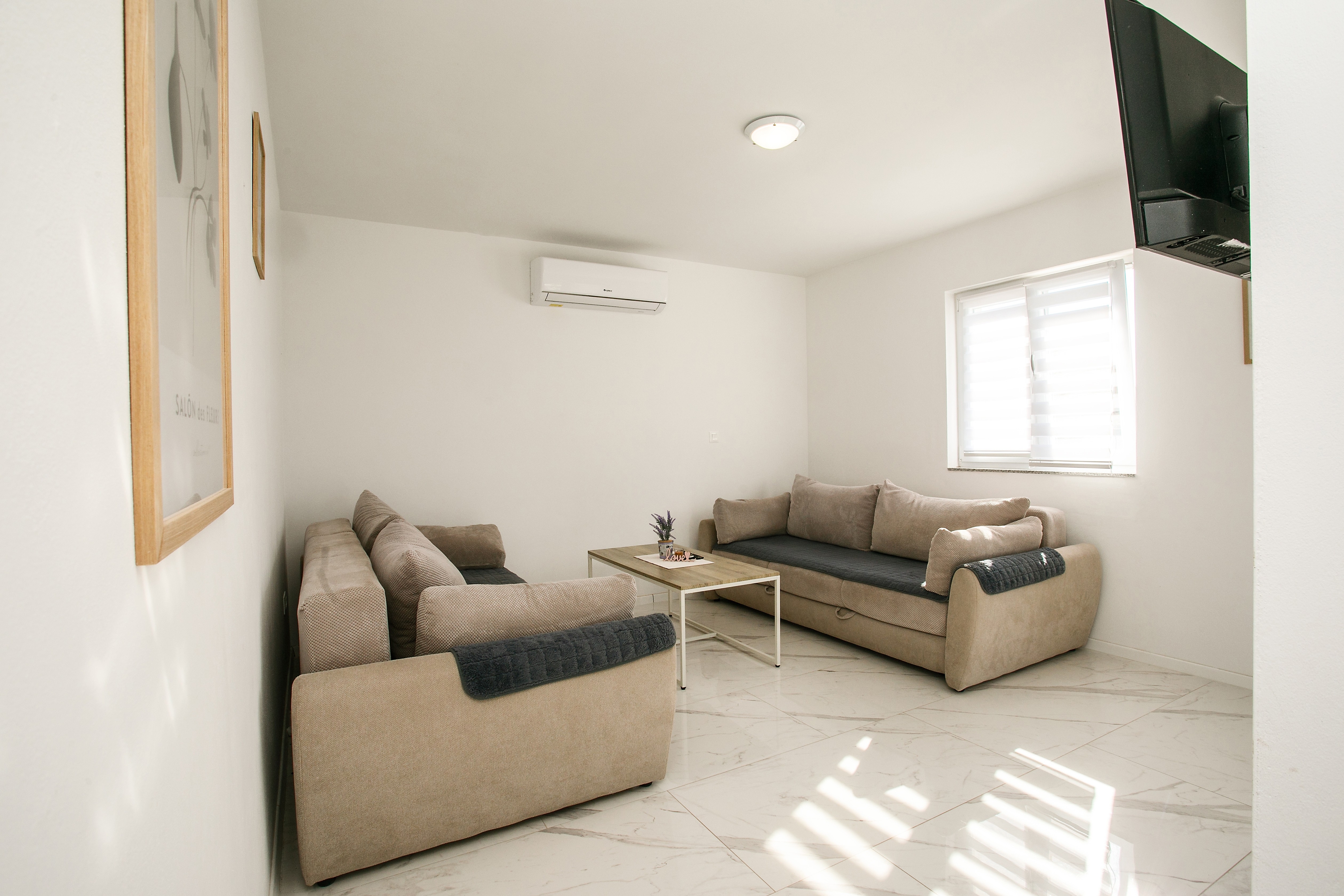 Two bedroom apartment with terrace Vrsi - Mulo, Zadar (A-24110-a)