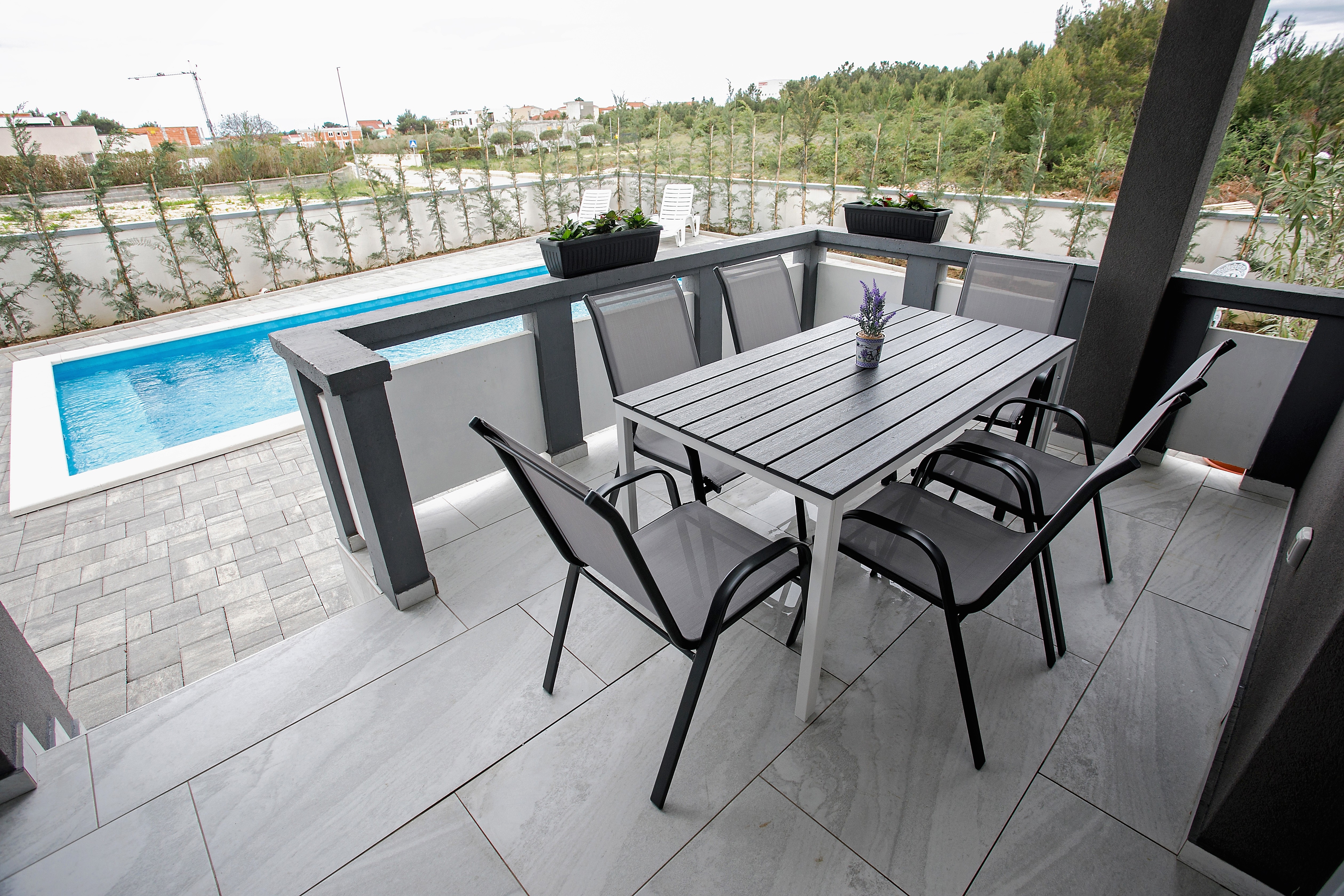 Two bedroom apartment with terrace Vrsi - Mulo, Zadar (A-24110-a)